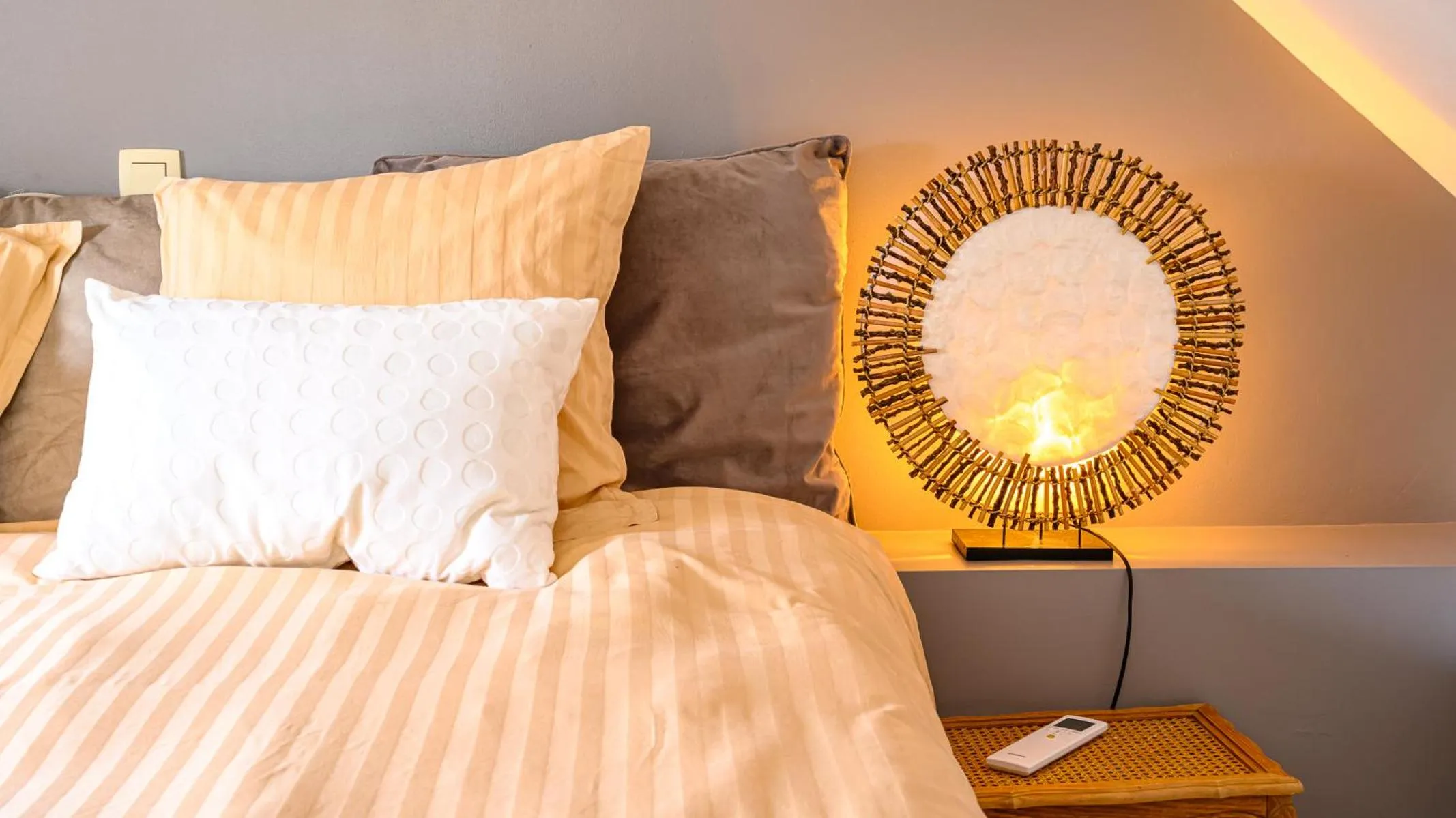 Bed in Le Jardin Des Secrets "Gites et chambres à louer"