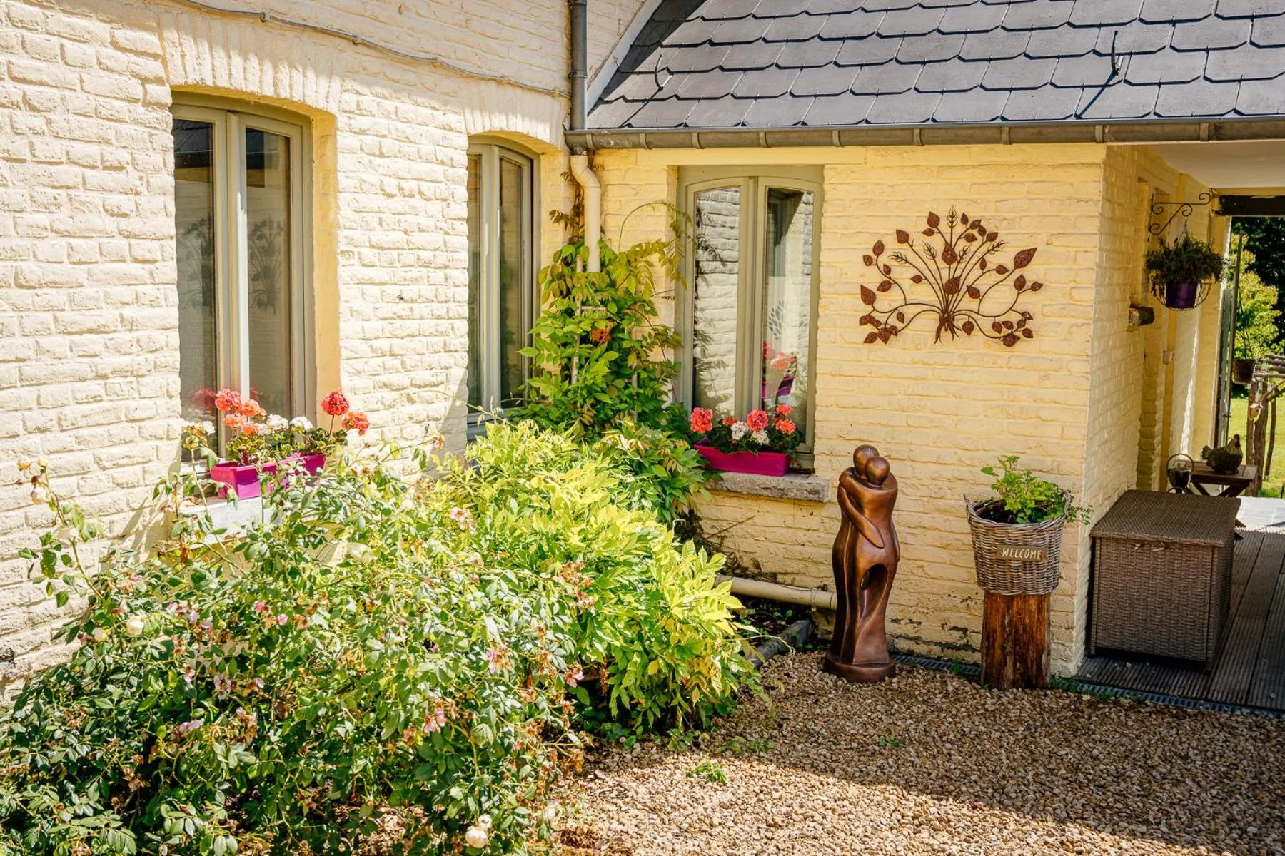 Patio in Le Jardin Des Secrets "Gites et chambres à louer"