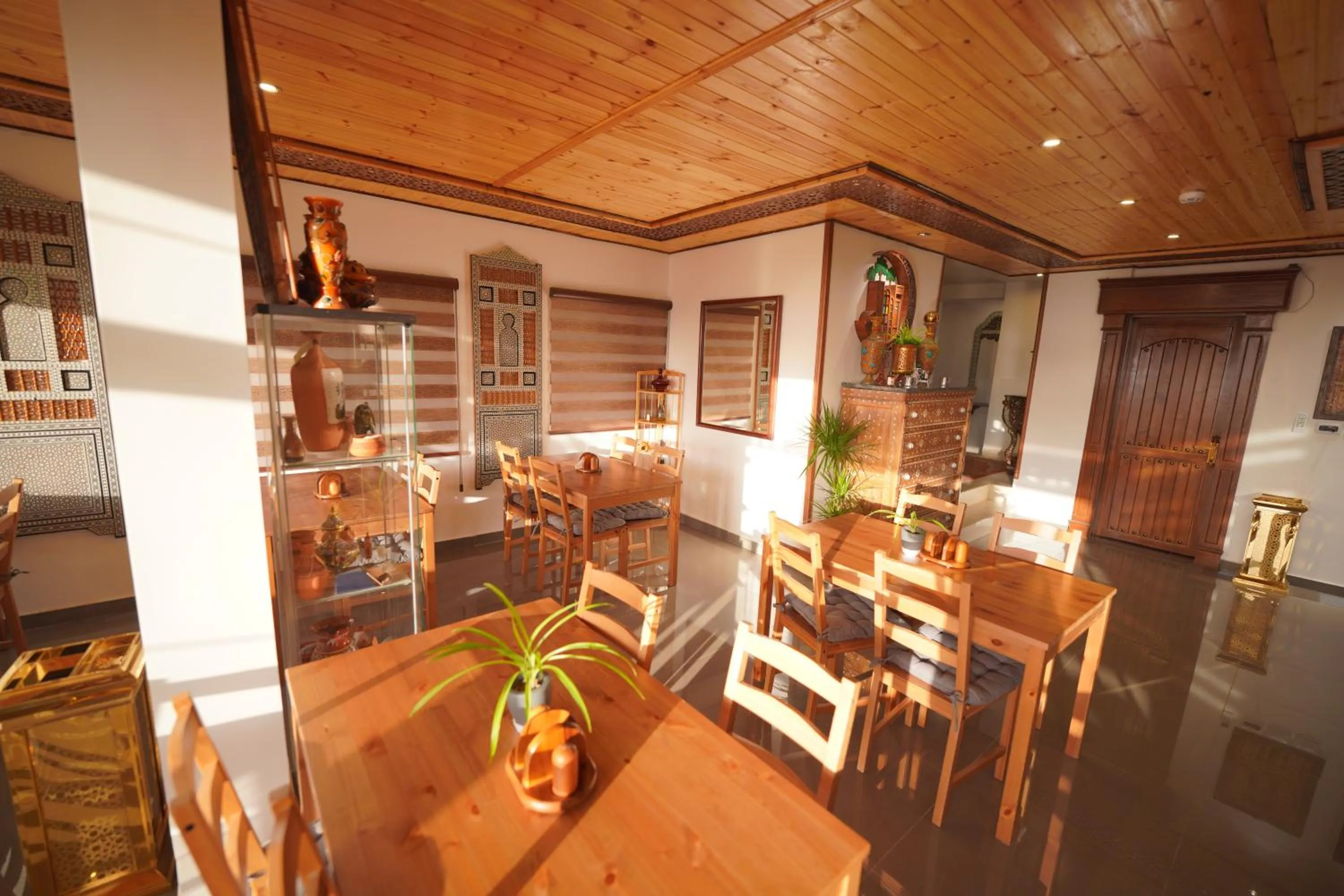 Restaurant/places to eat in Petra Plaza Hotel