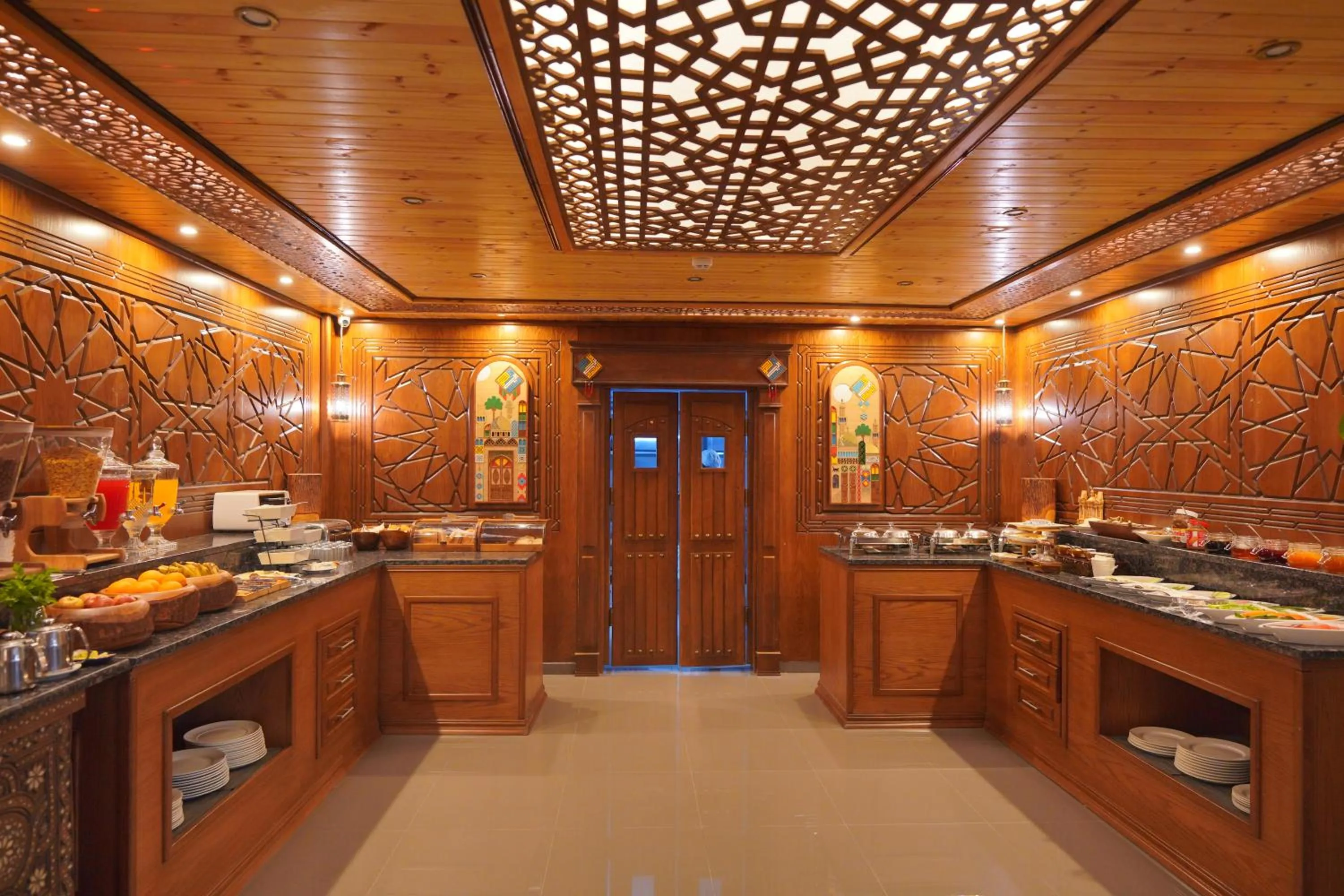 Restaurant/places to eat in Petra Plaza Hotel