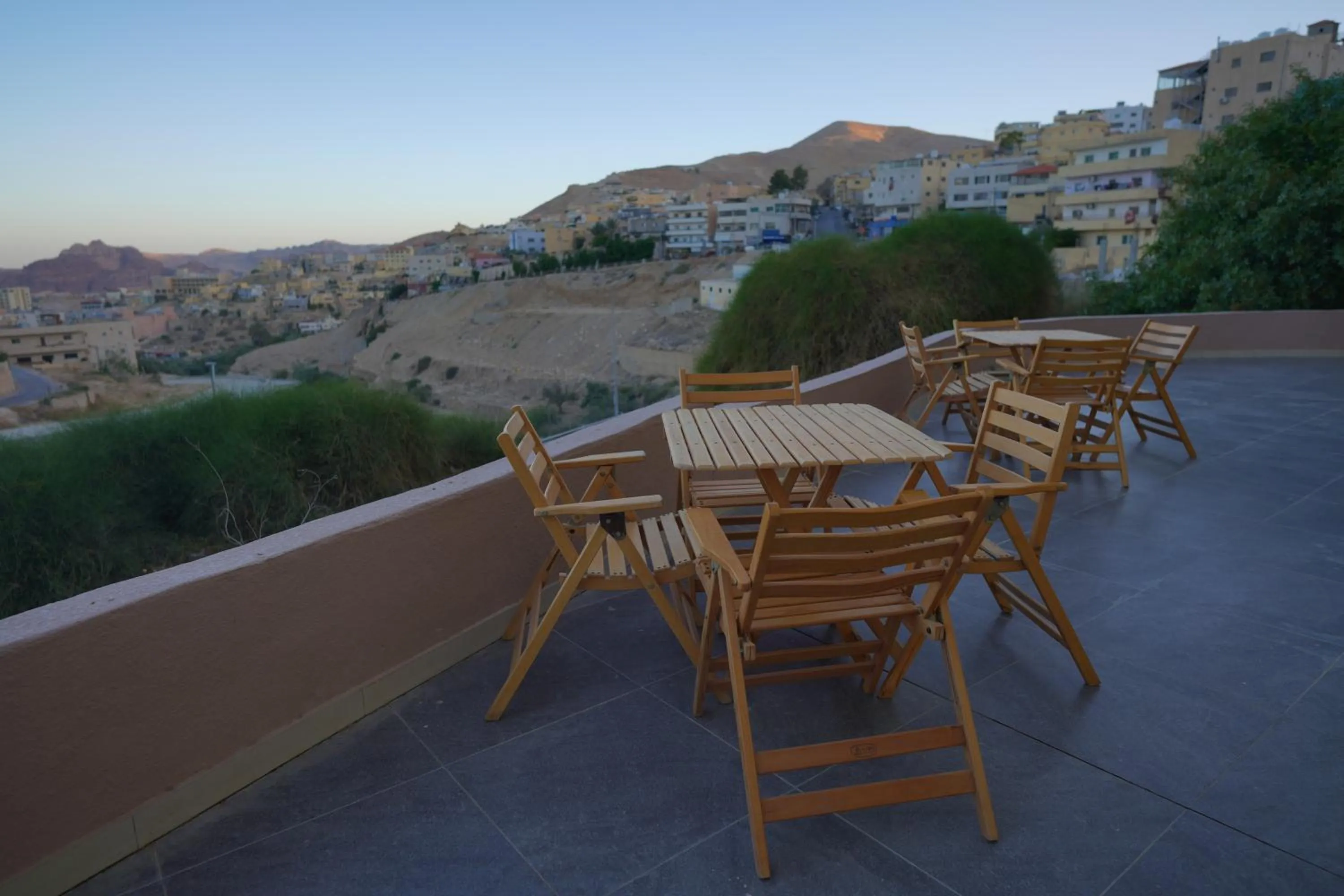 Restaurant/places to eat in Petra Plaza Hotel