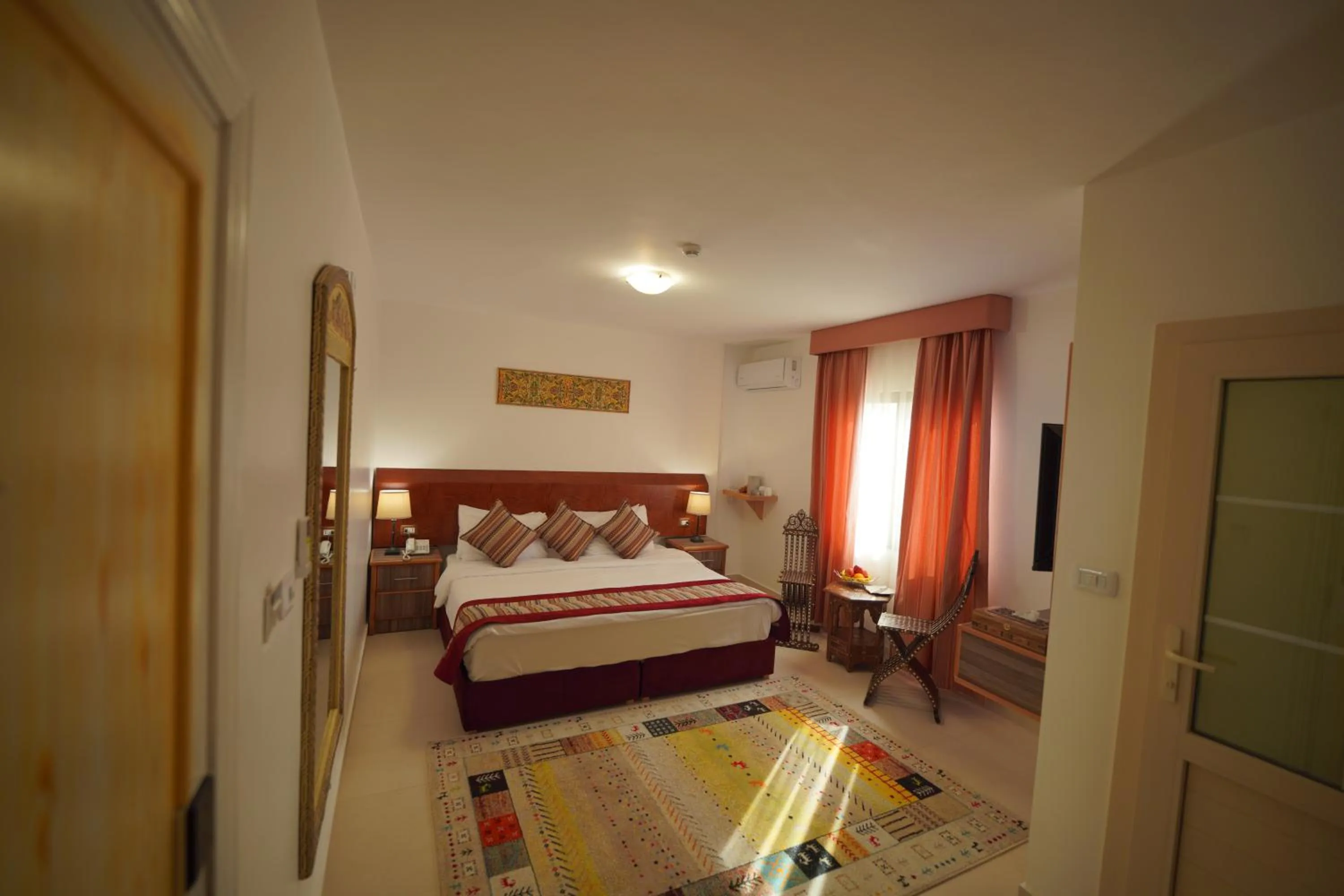 Bedroom, Bed in Petra Plaza Hotel