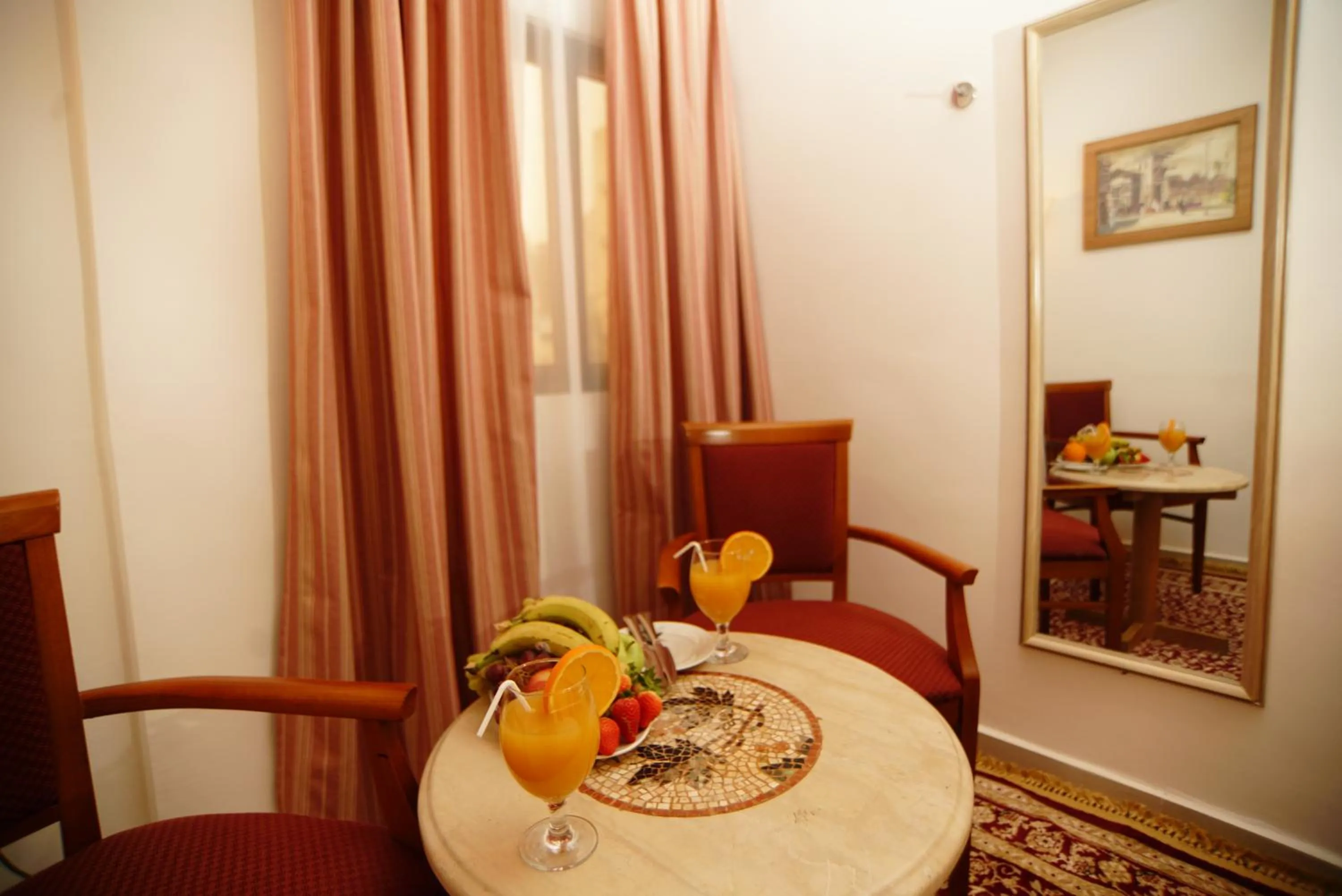 Food and drinks in Petra Plaza Hotel