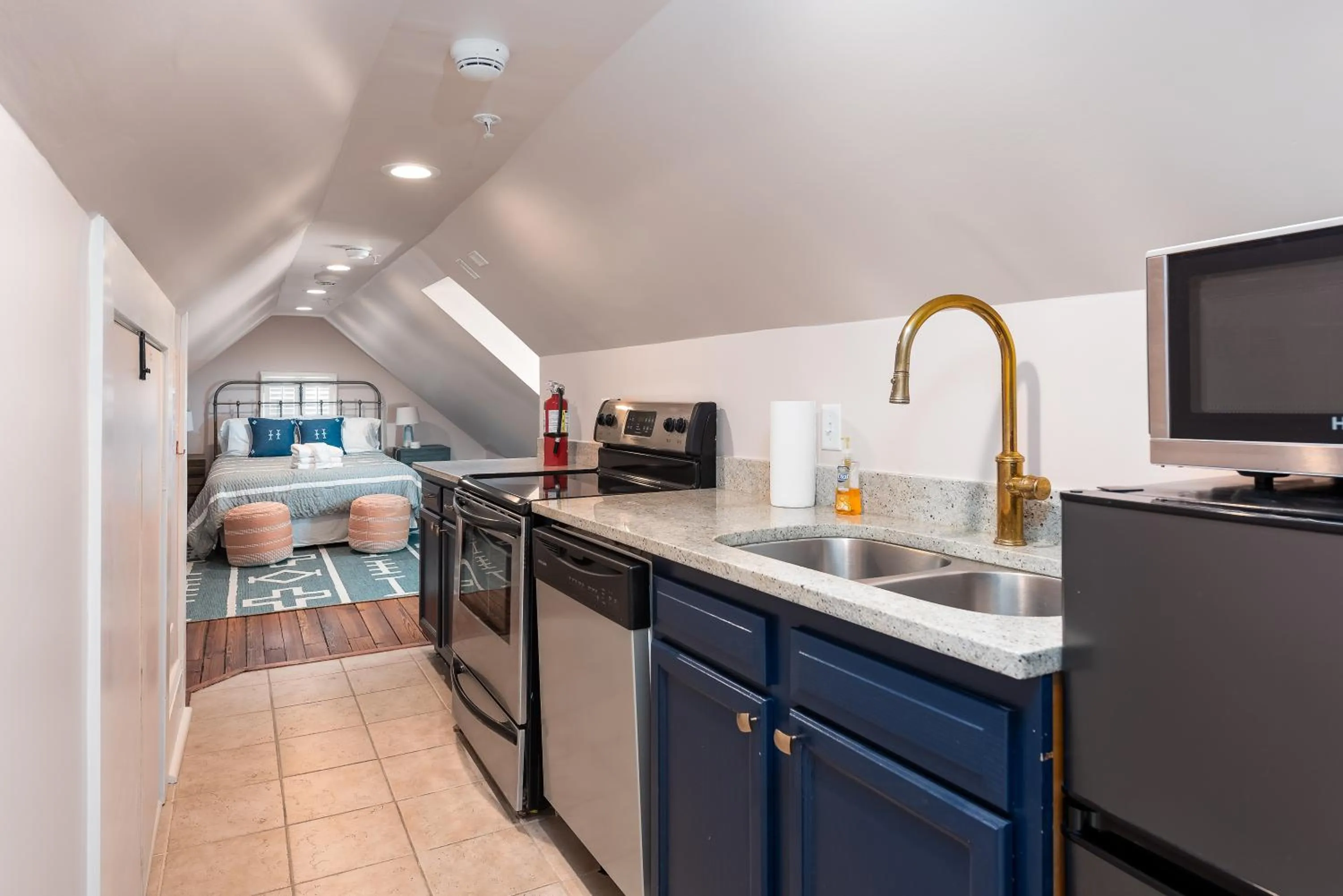 Bed in The Quarters on Spring