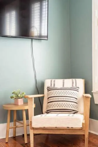 TV and multimedia in The Quarters on Spring