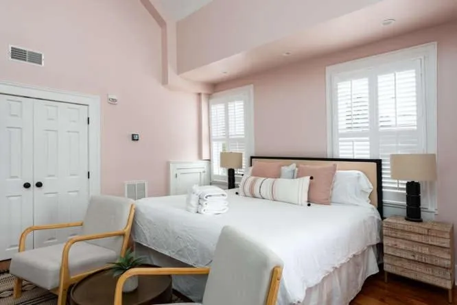 Bed in The Quarters on Spring