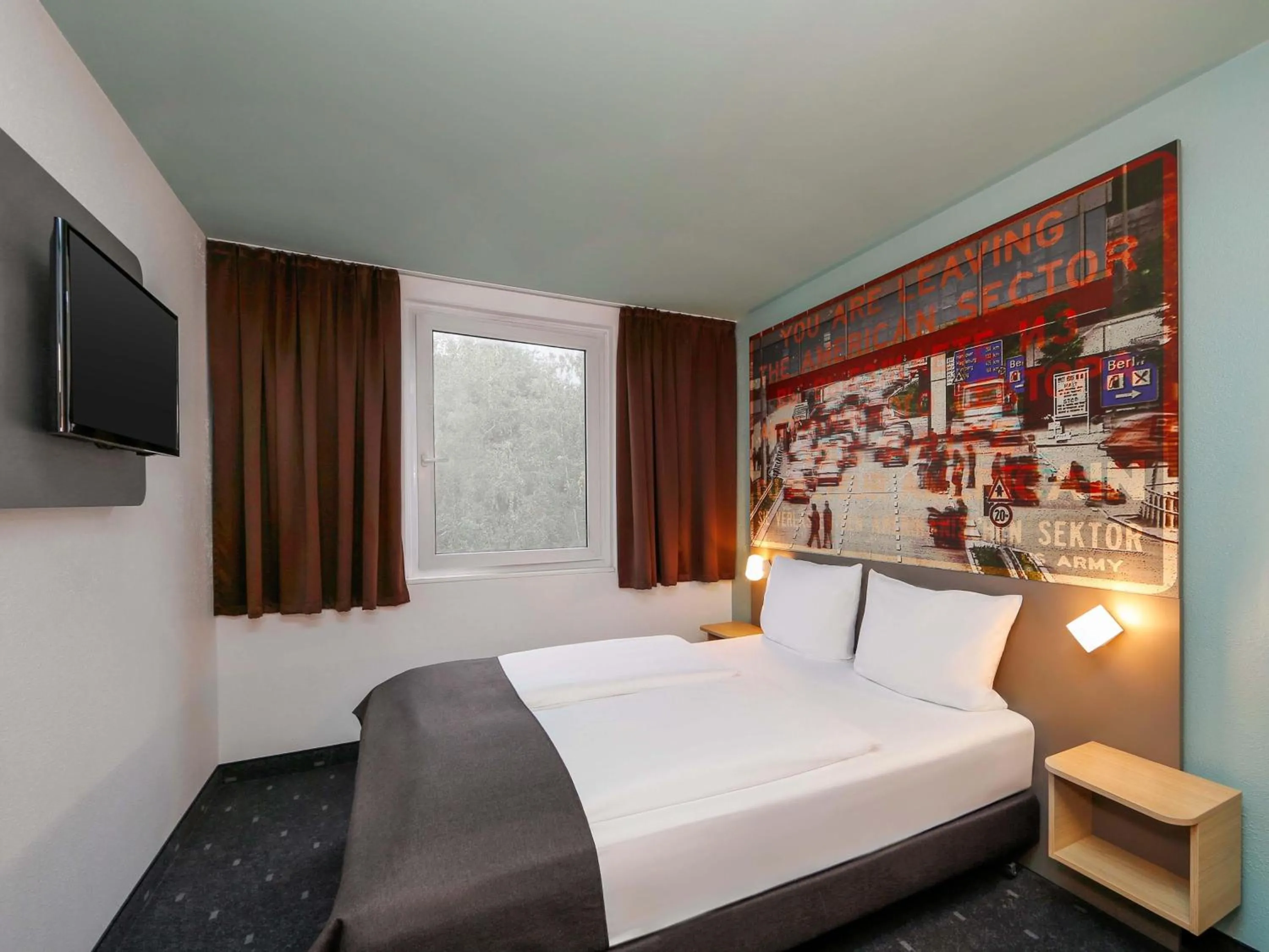 Photo of the whole room, Bed in B&B Hotel Berlin-Dreilinden