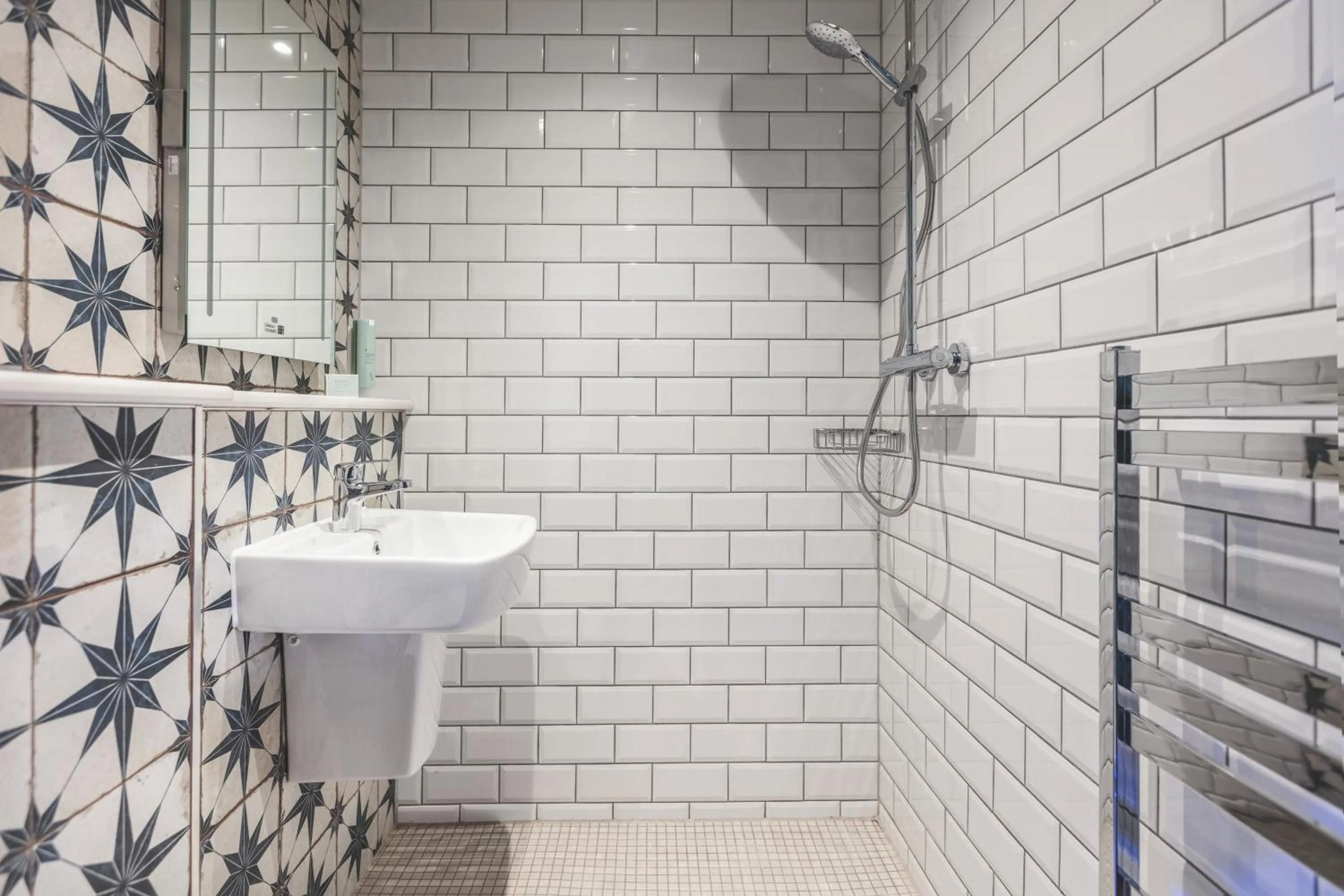 Bathroom in Rock Point Inn