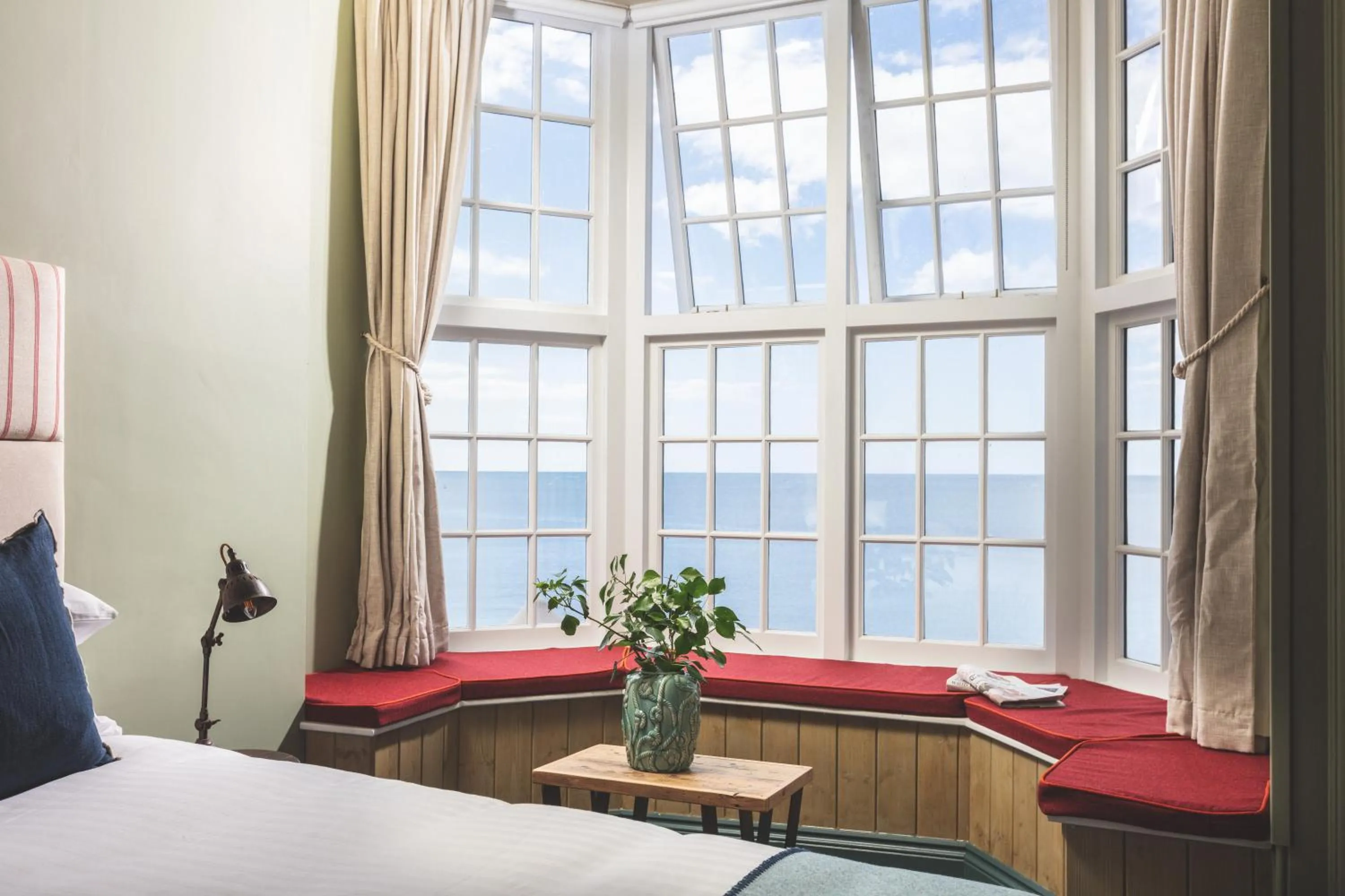 Bed in Rock Point Inn