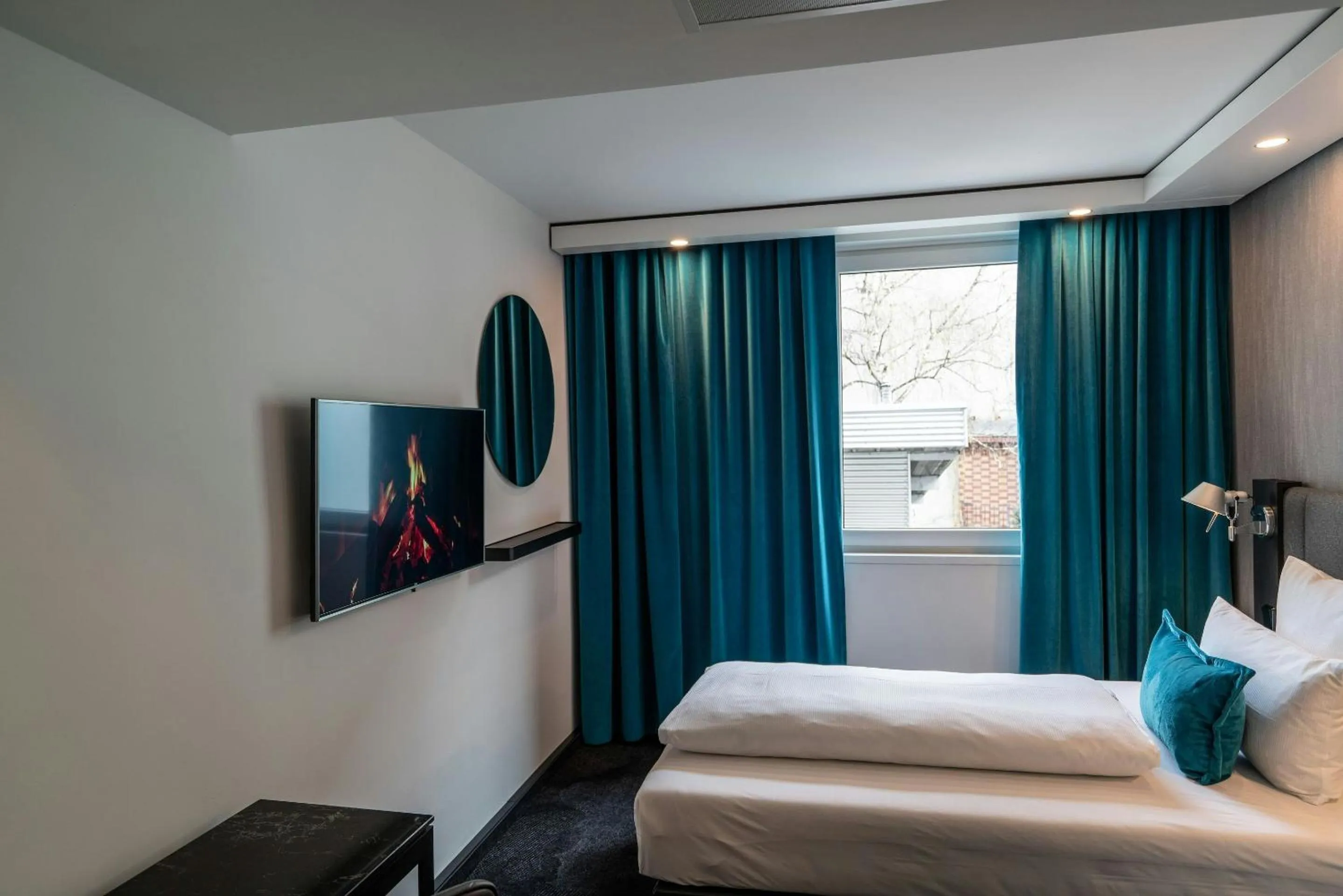 Bowling, Bed in Motel One Berlin Mitte