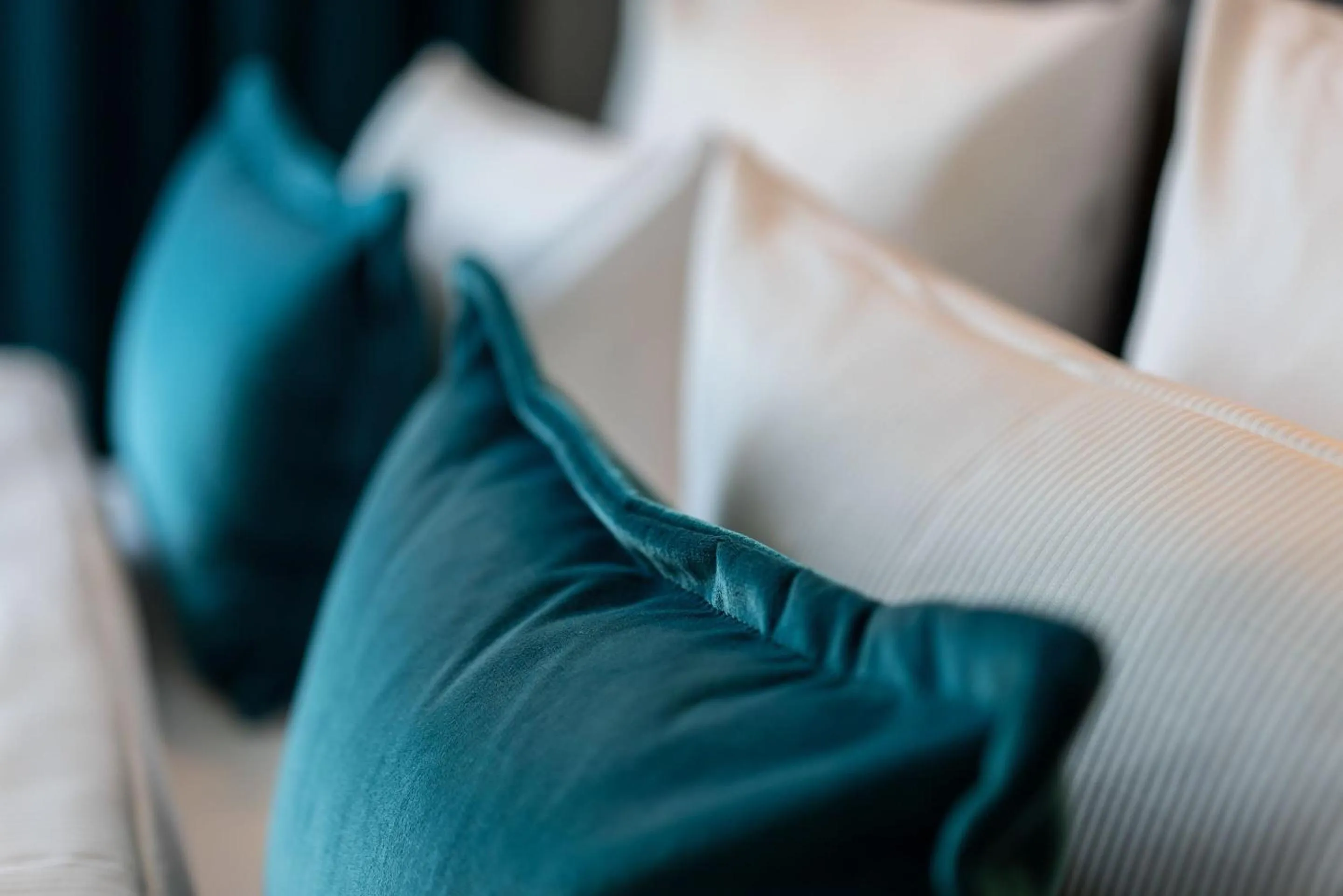 Photo of the whole room in Motel One Berlin Mitte