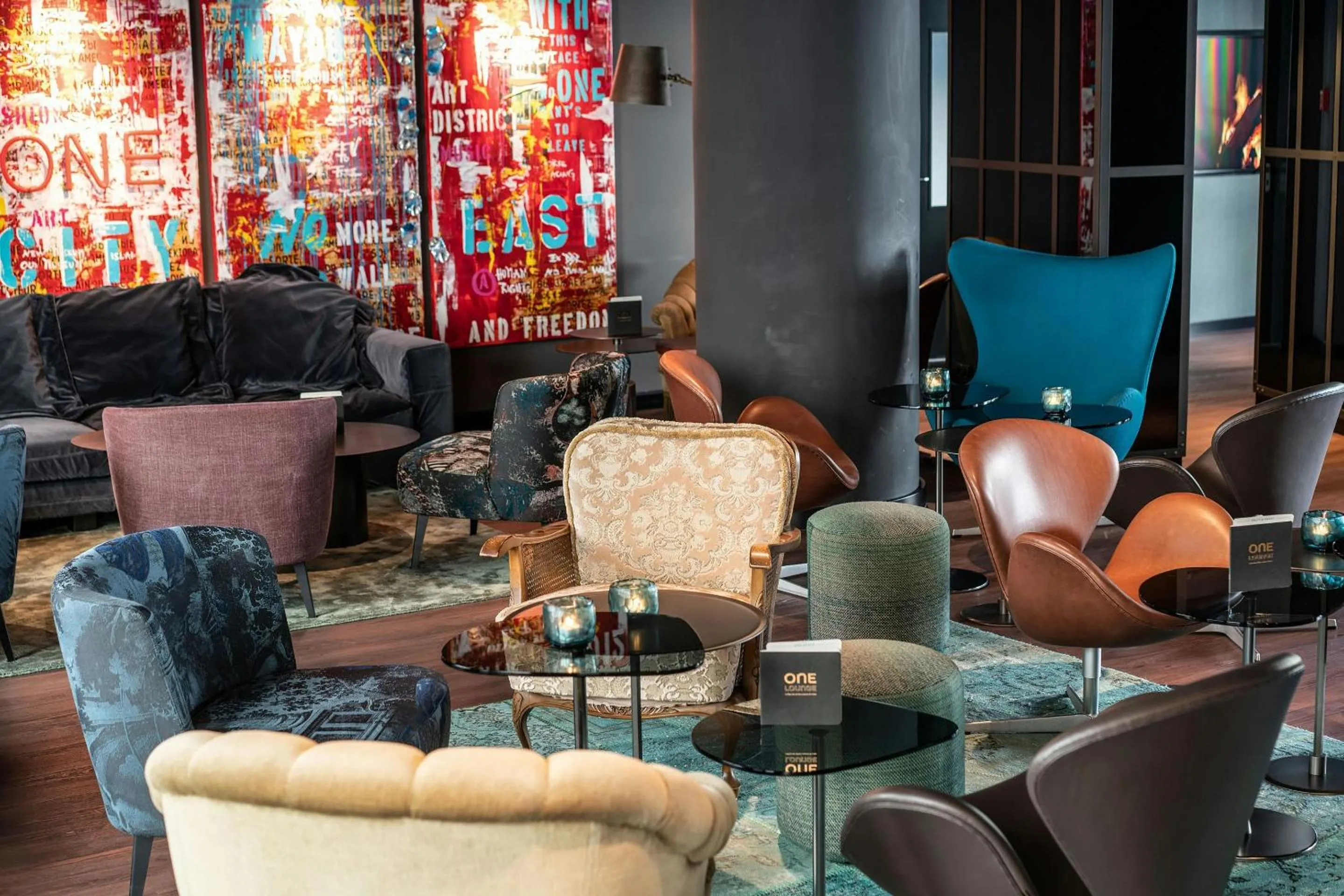 Lounge or bar in Motel One Berlin Mitte