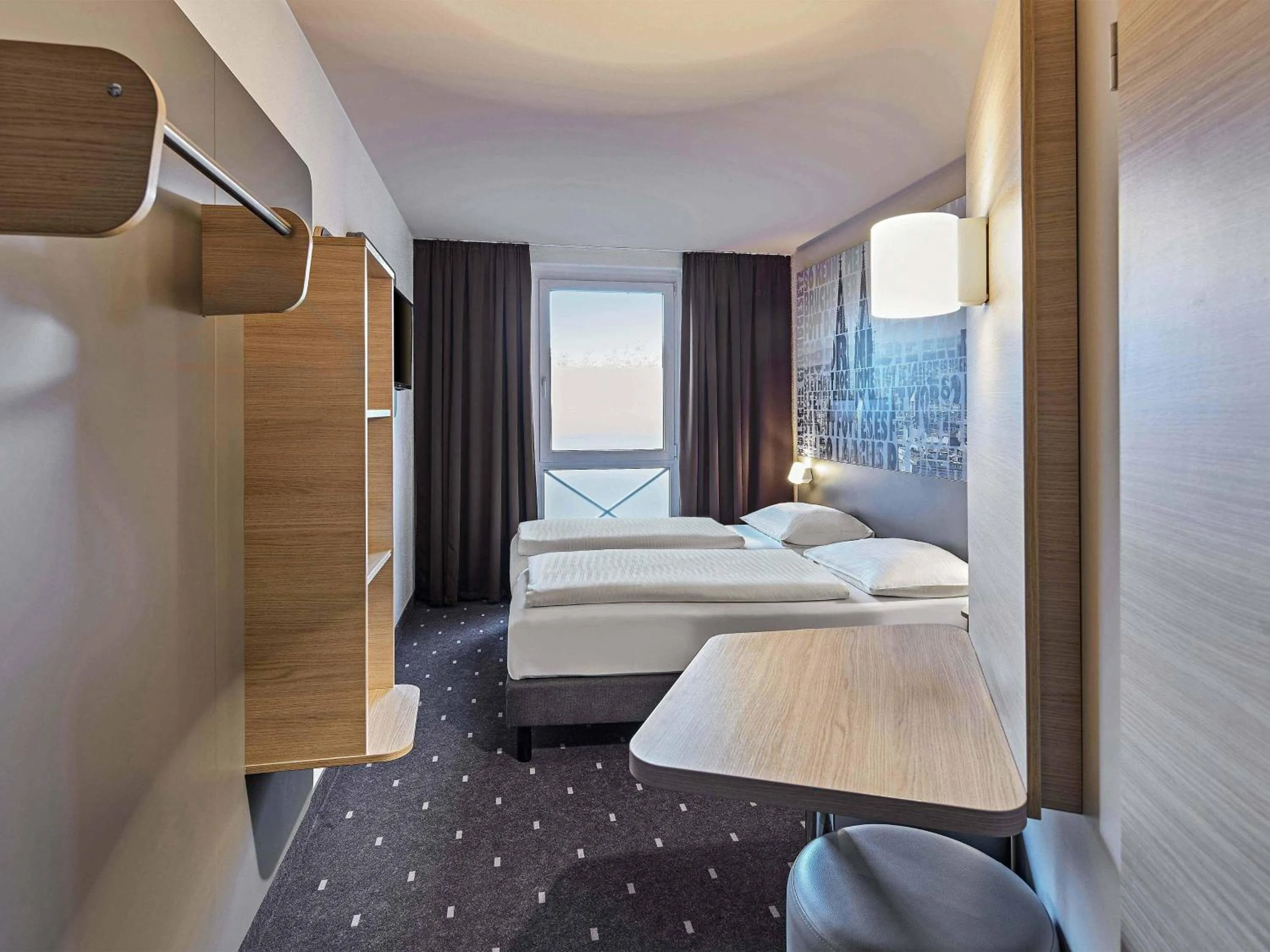 Photo of the whole room, Bed in B&B Hotel Köln-West