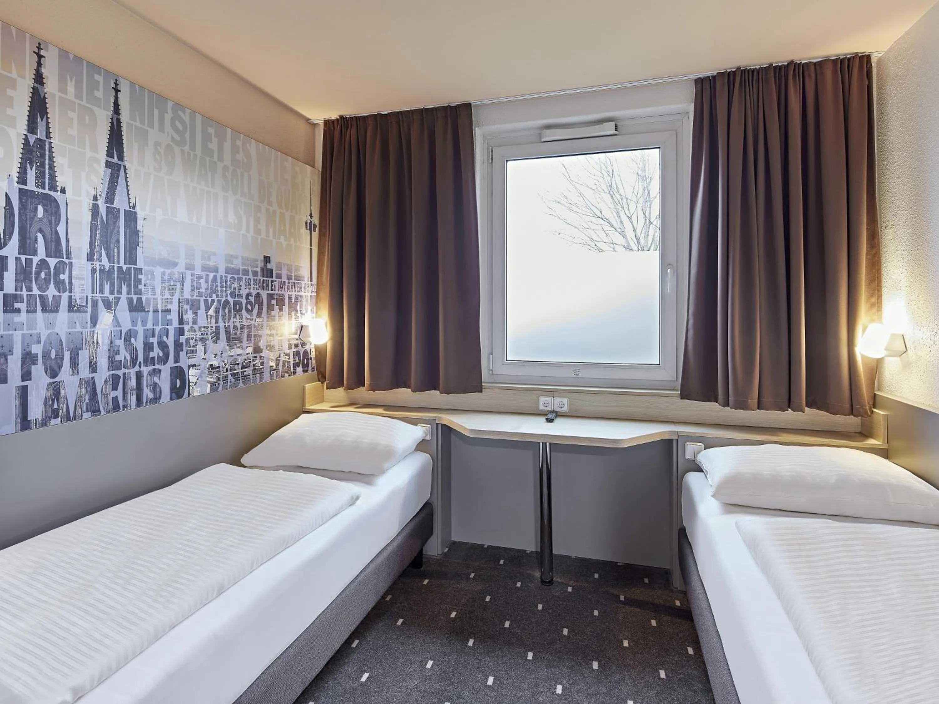 Photo of the whole room, Bed in B&B Hotel Köln-West