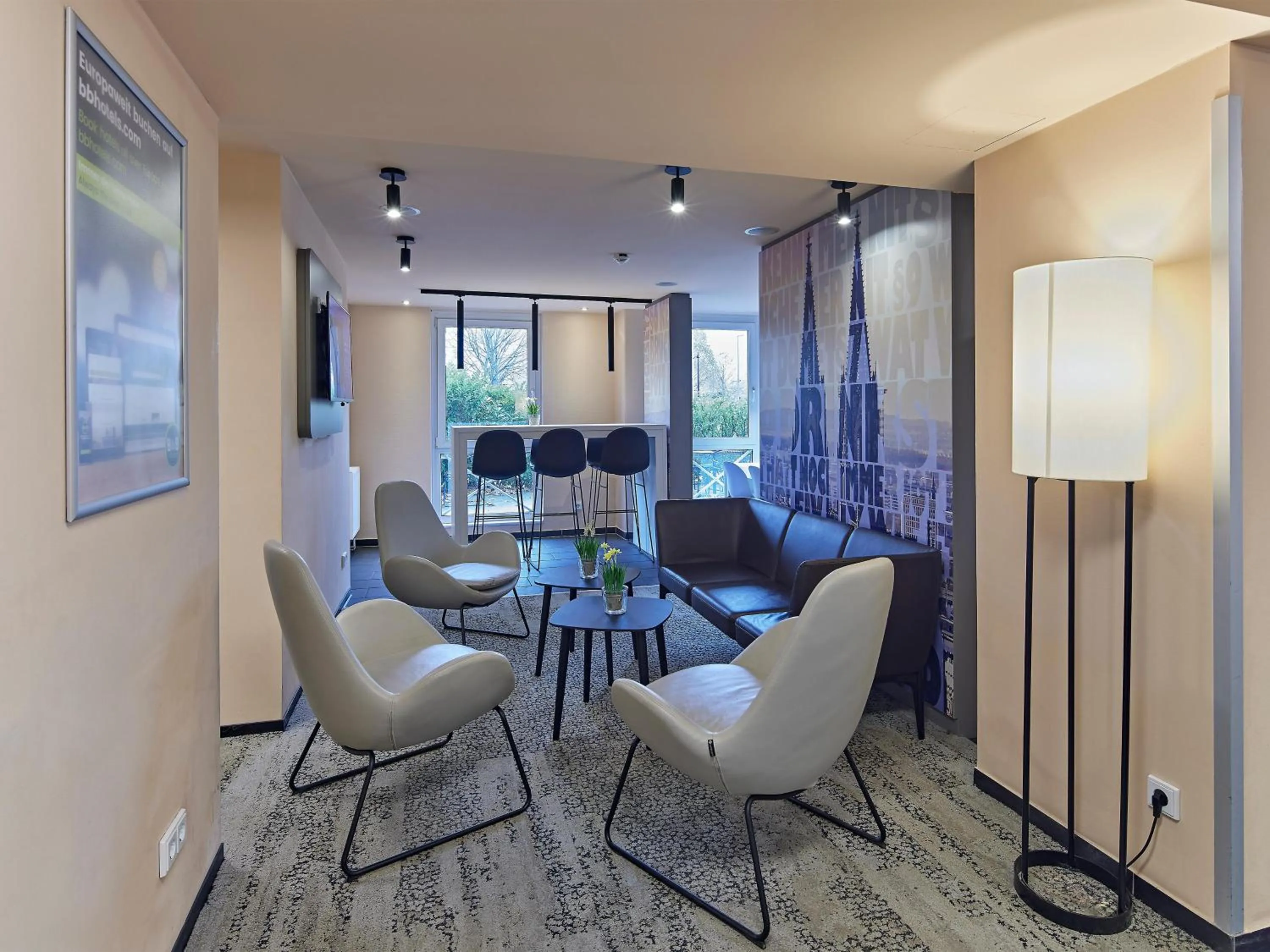 Lobby or reception in B&B Hotel Köln-West