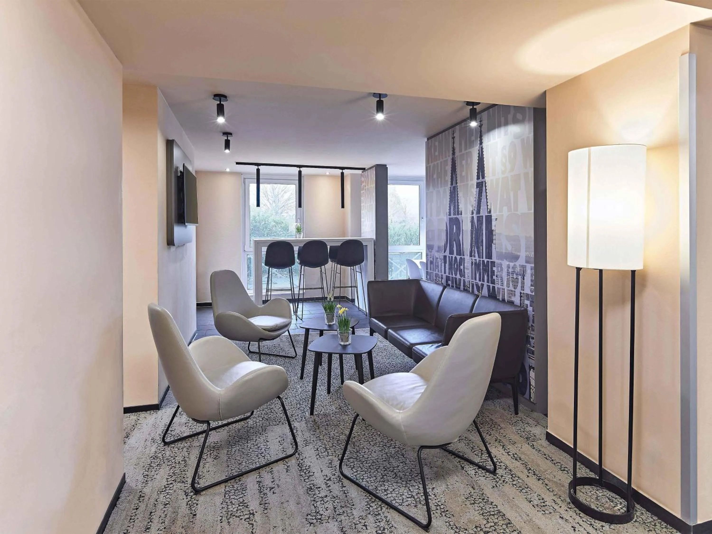 Lobby or reception in B&B Hotel Köln-West