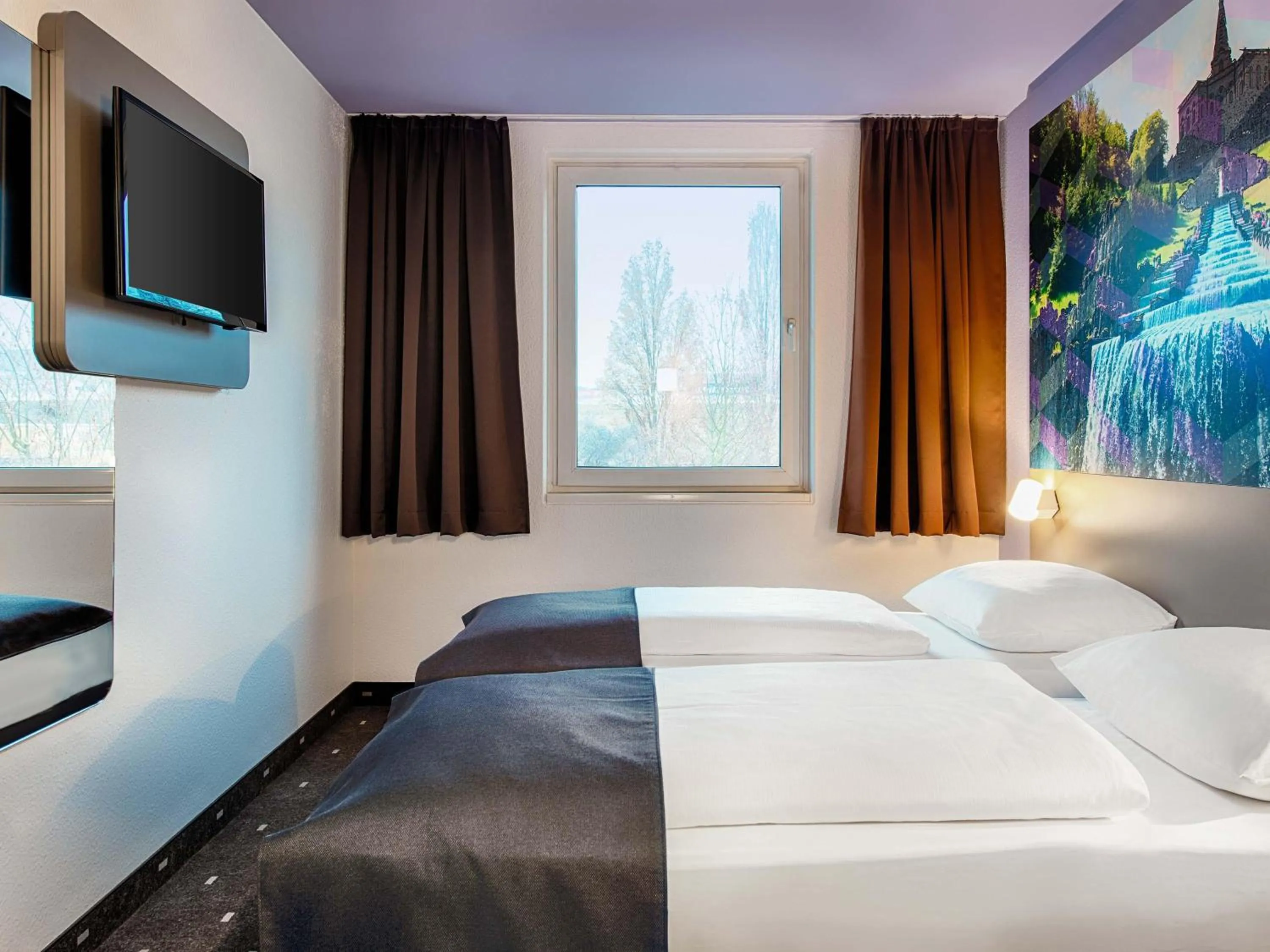 Photo of the whole room, Bed in B&B Hotel Kassel-Süd