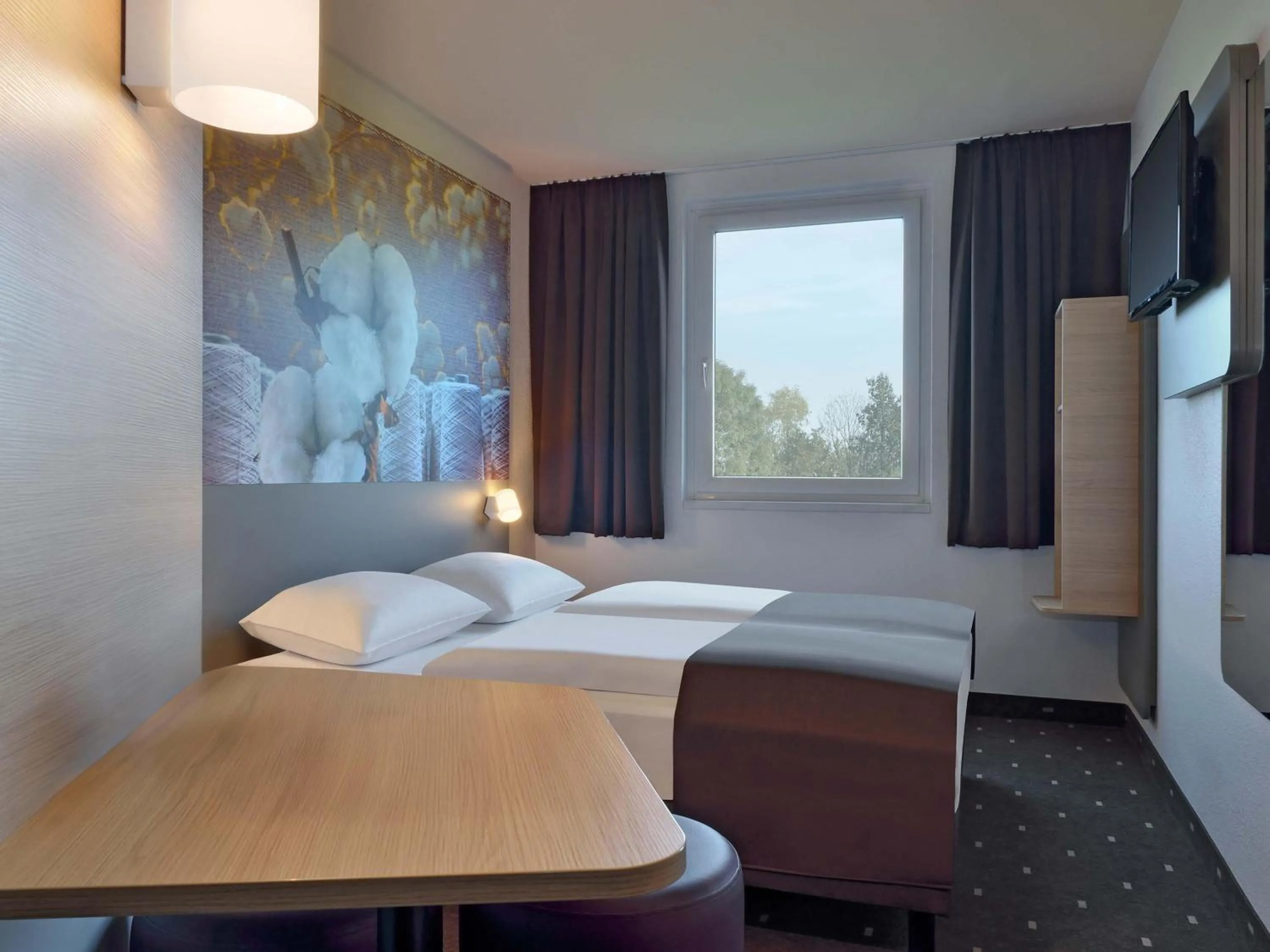 Photo of the whole room, Bed in B&B Hotel Düsseldorf-Ratingen