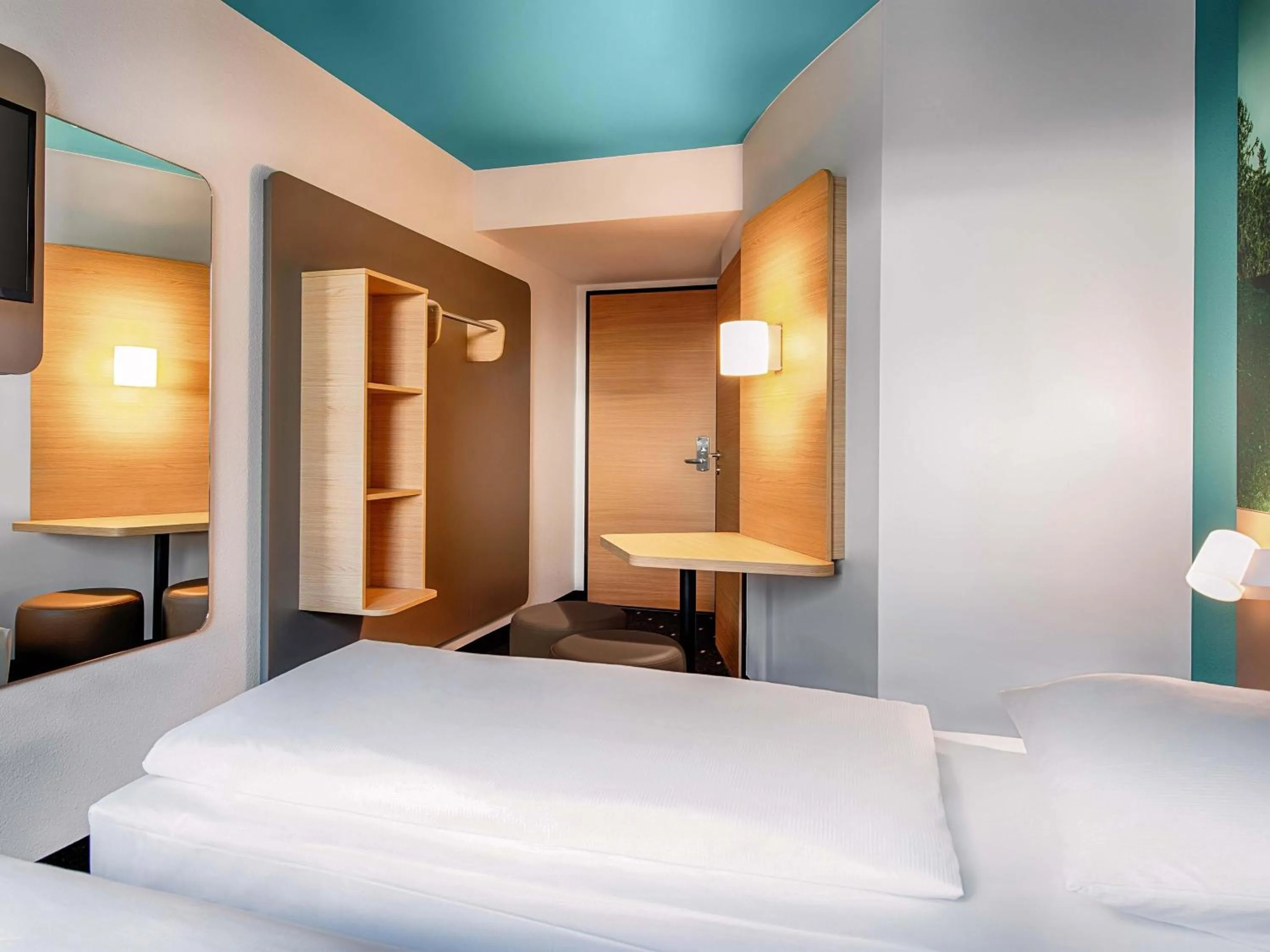 Bed in B&B Hotel München-Putzbrunn