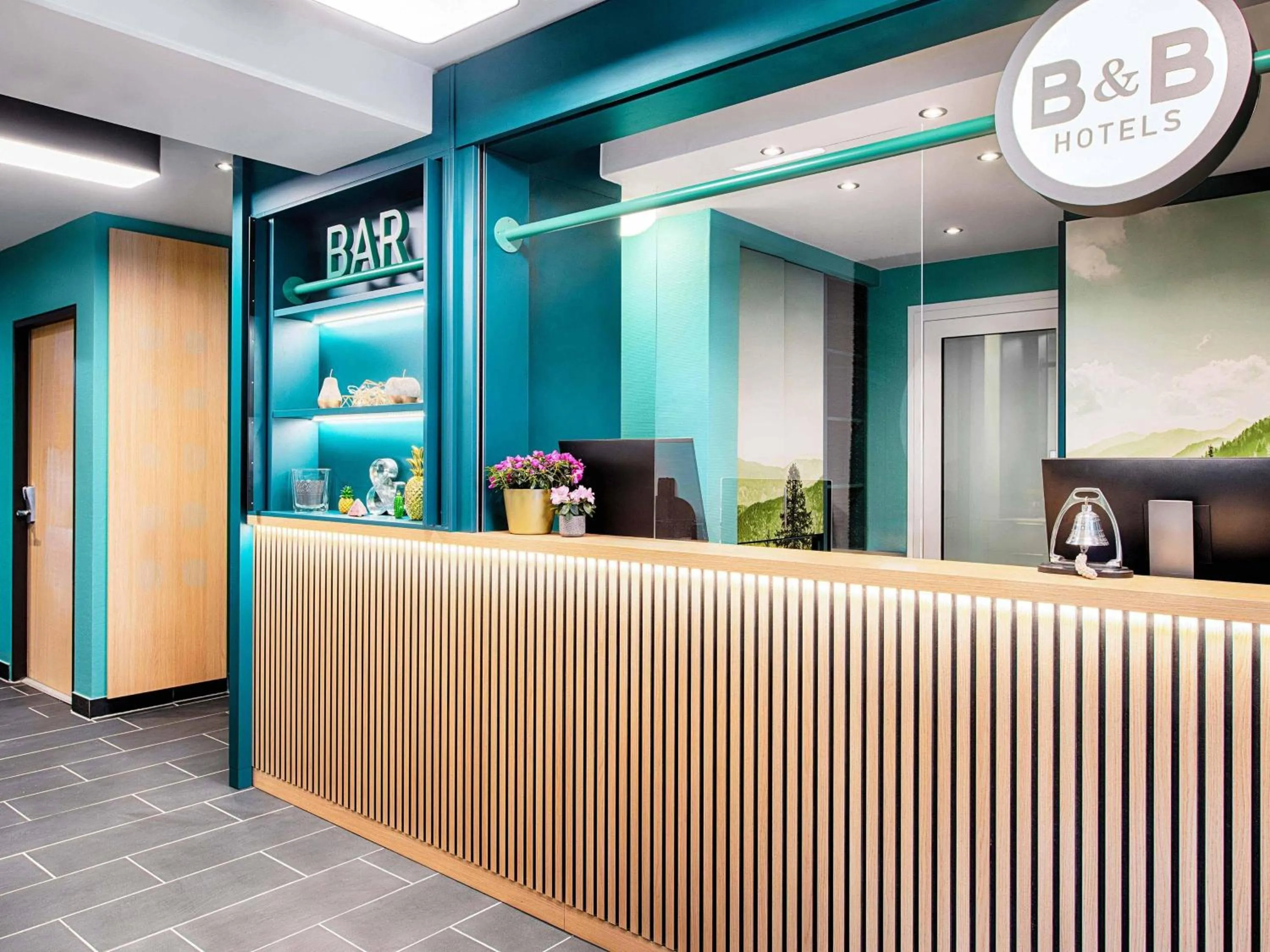 Lobby or reception in B&B Hotel München-Putzbrunn