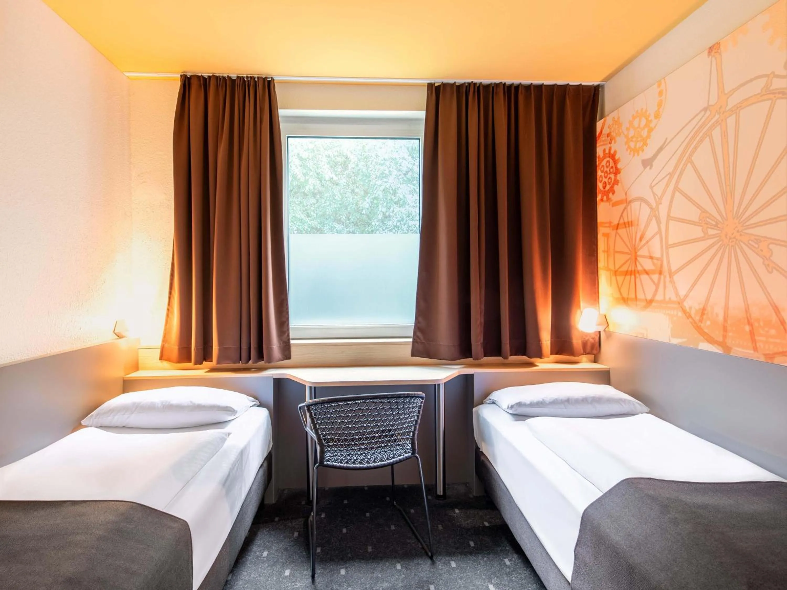 Photo of the whole room, Bed in B&B Hotel Schweinfurt-Süd