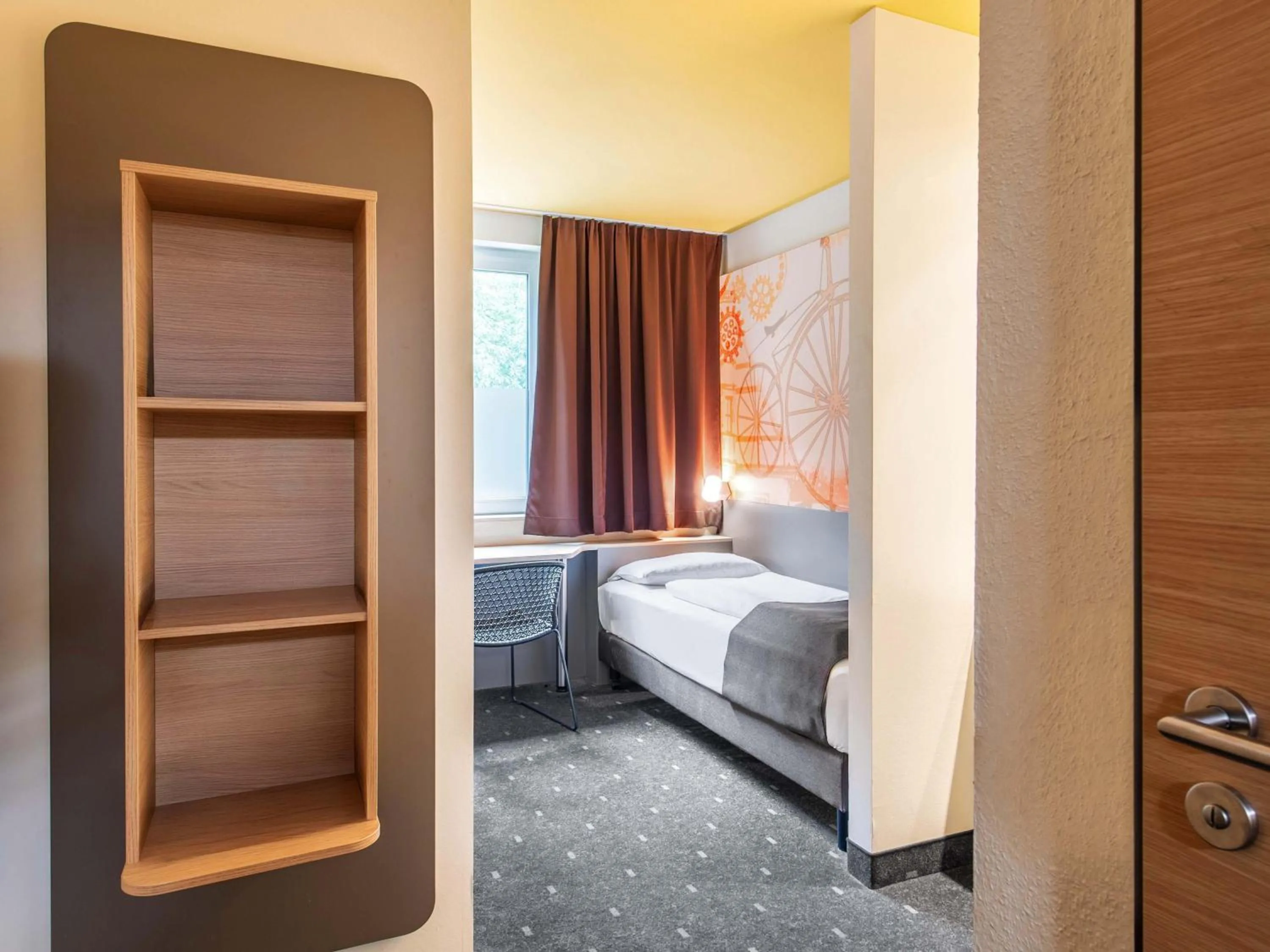 Photo of the whole room, Bed in B&B Hotel Schweinfurt-Süd