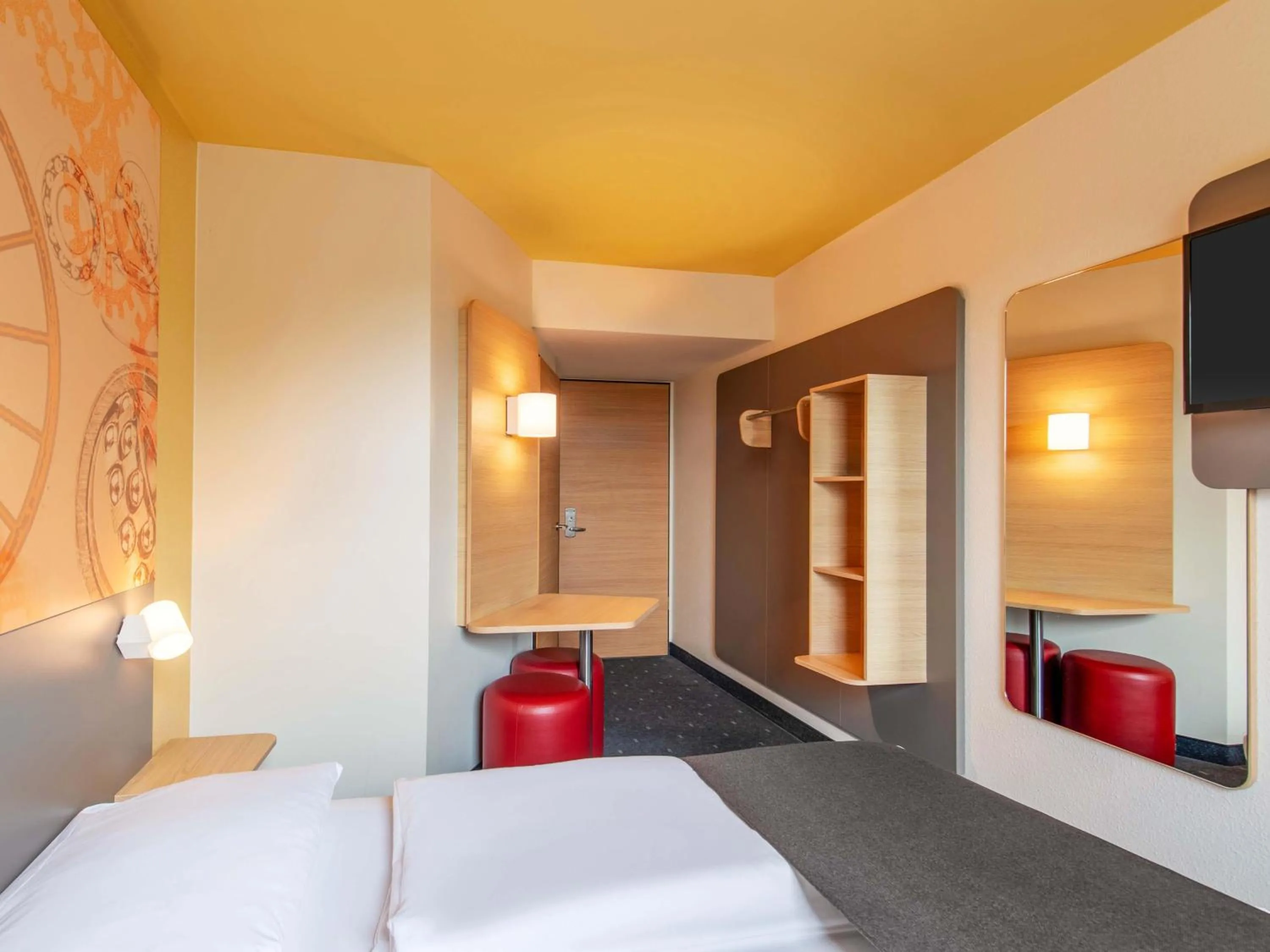 Photo of the whole room, Bed in B&B Hotel Schweinfurt-Süd