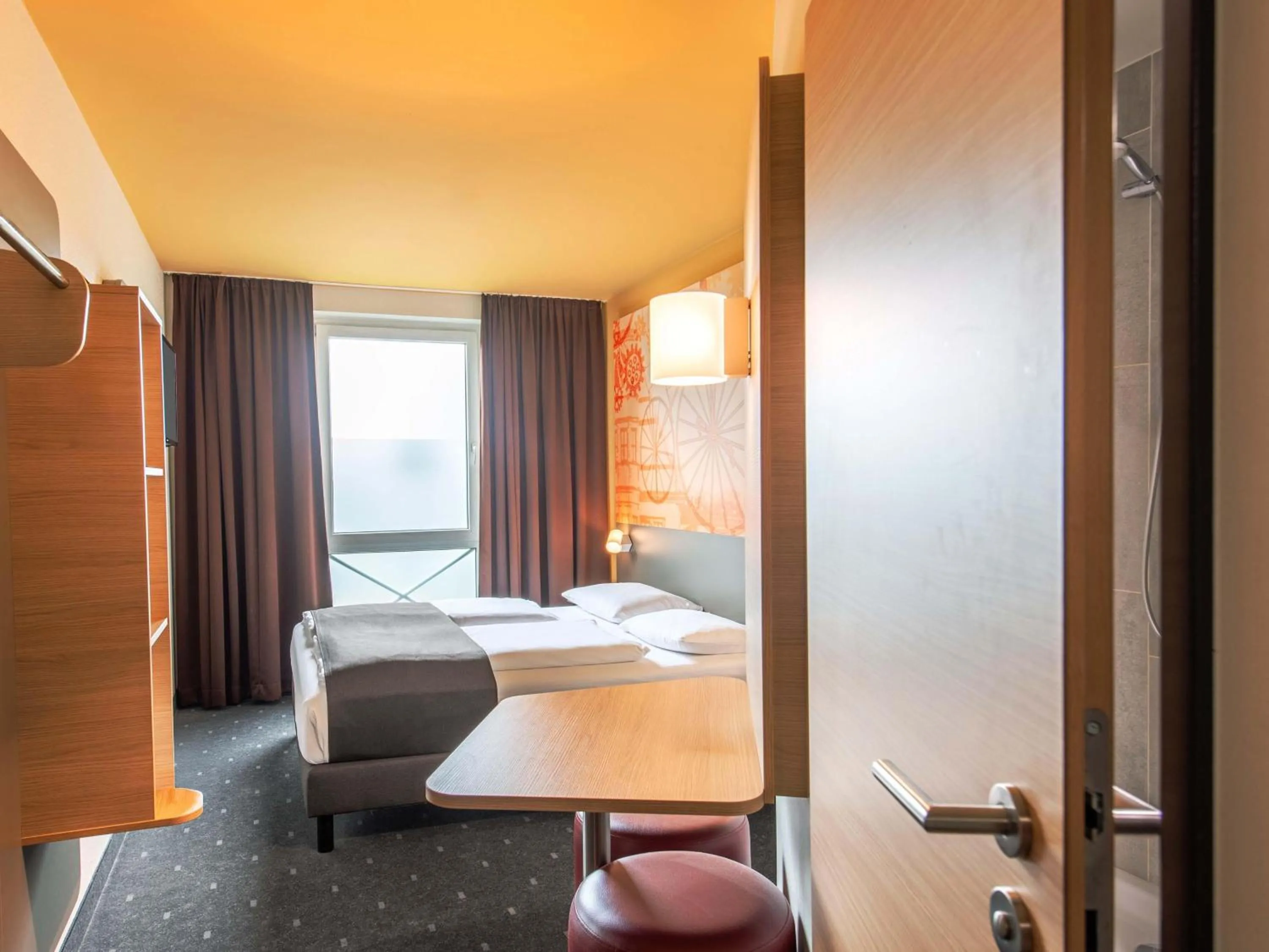 Photo of the whole room, Bed in B&B Hotel Schweinfurt-Süd