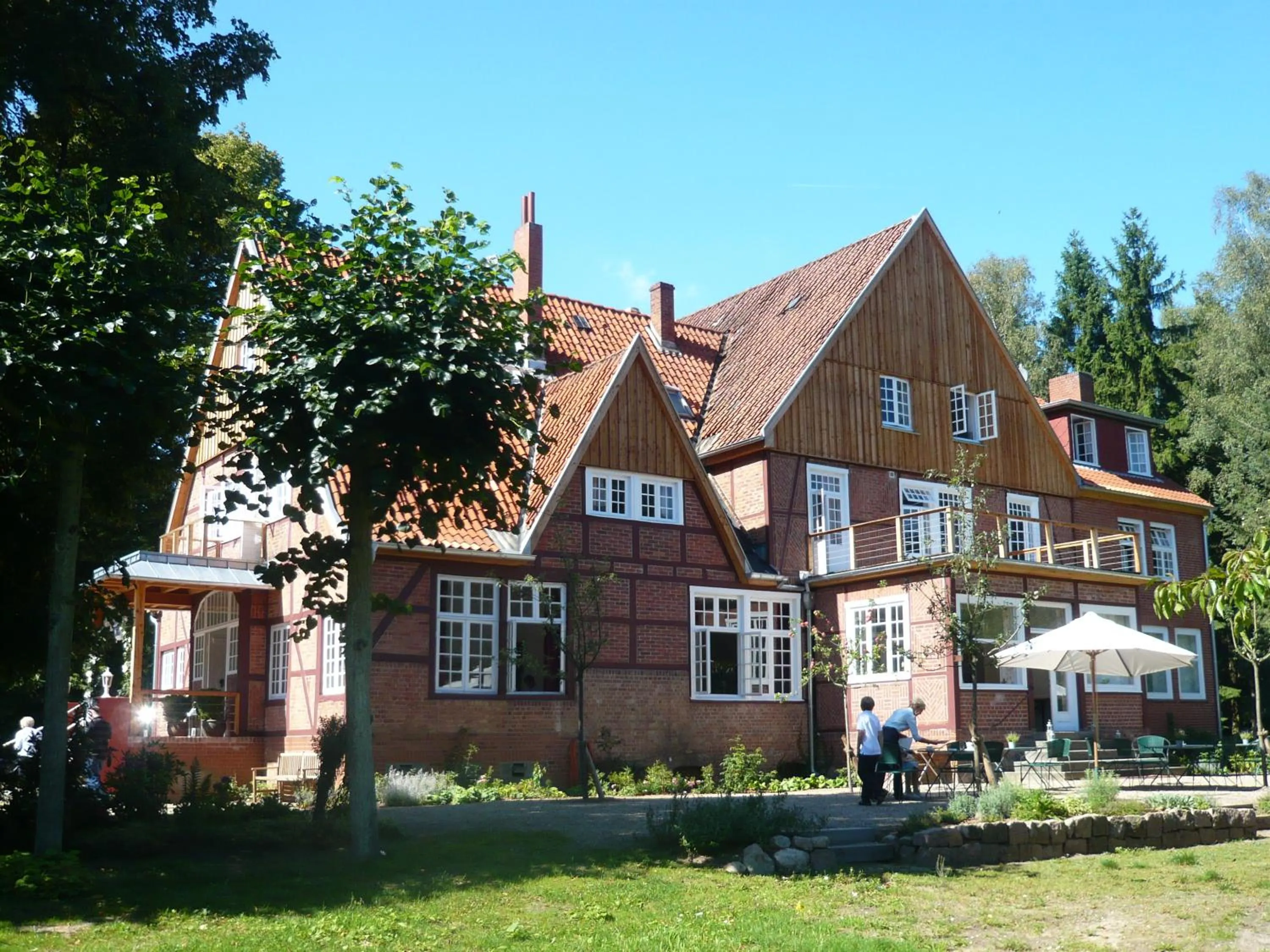 Garden view in Hotel Waldhof auf Herrenland
