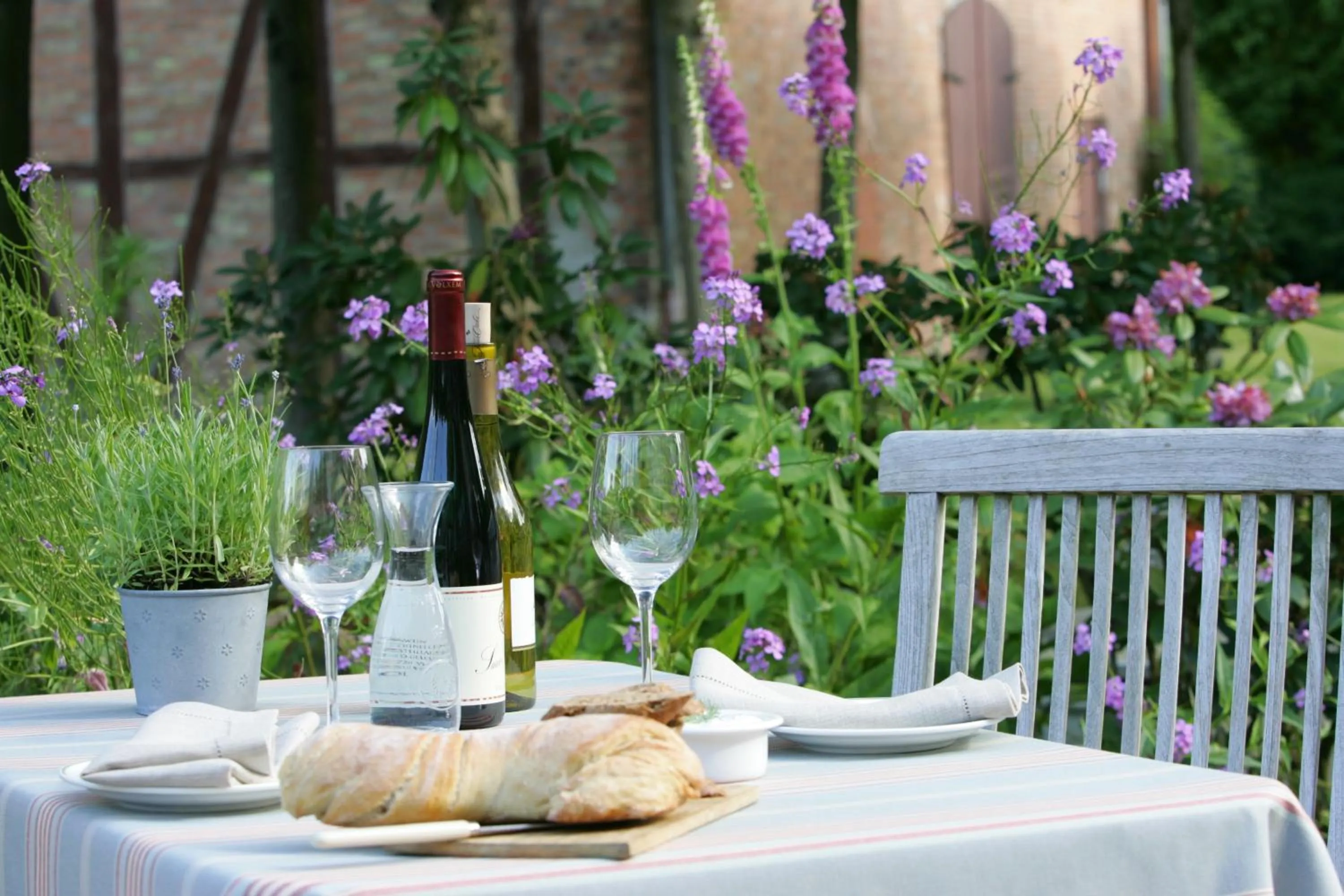 Restaurant/places to eat in Hotel Waldhof auf Herrenland