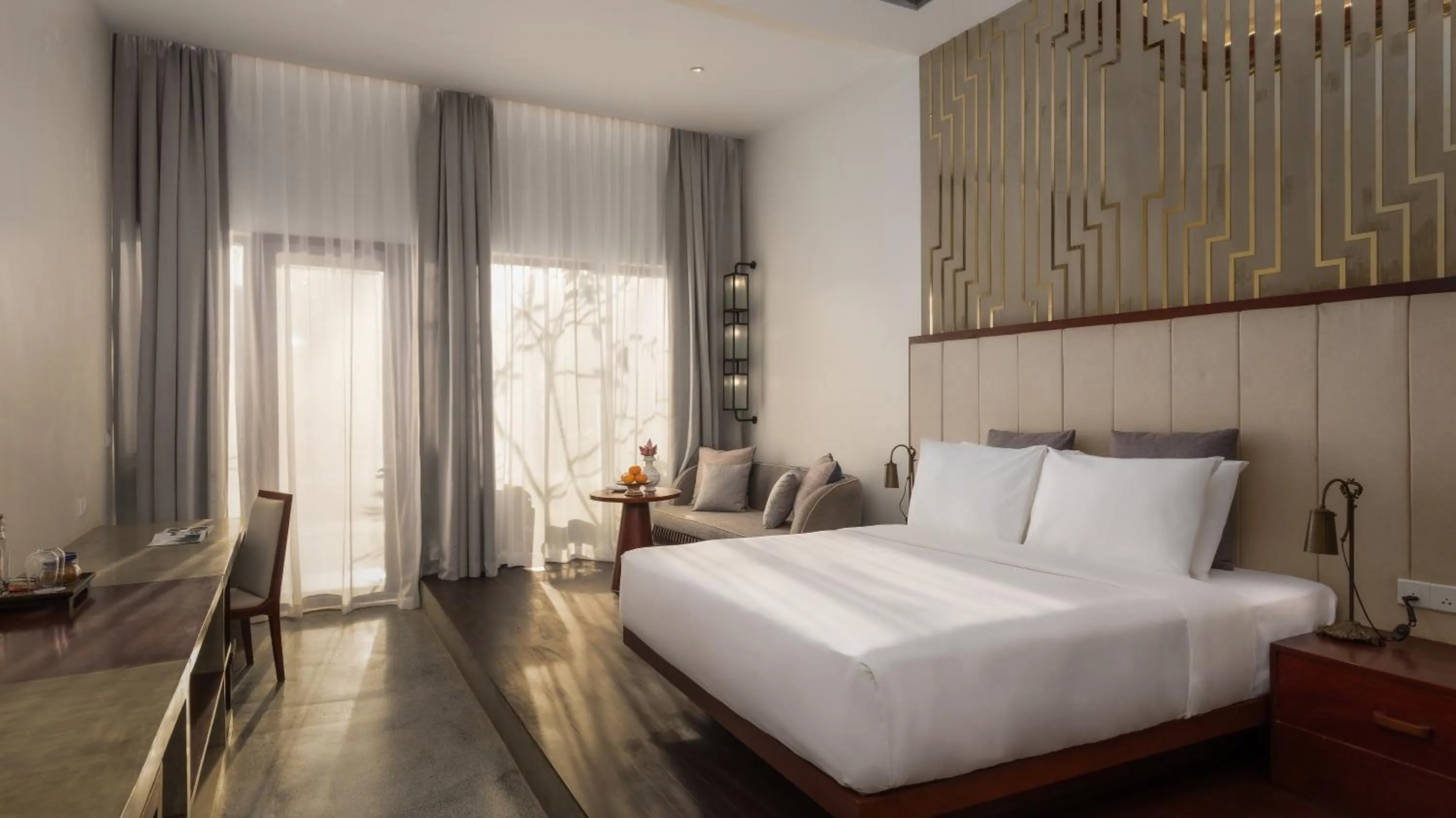 Photo of the whole room, Bed in Shintana Saya La Maison