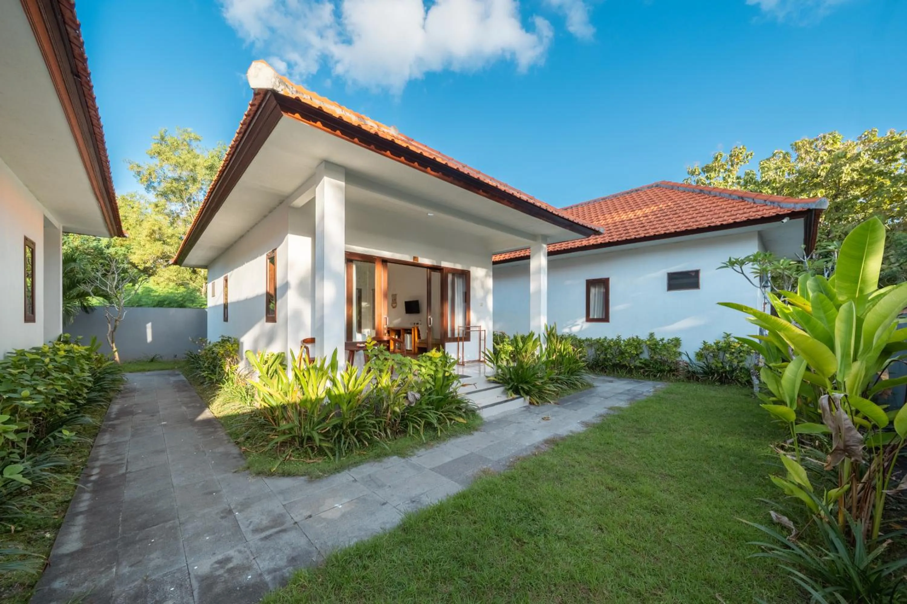 Nusa Indah Onai Hotel