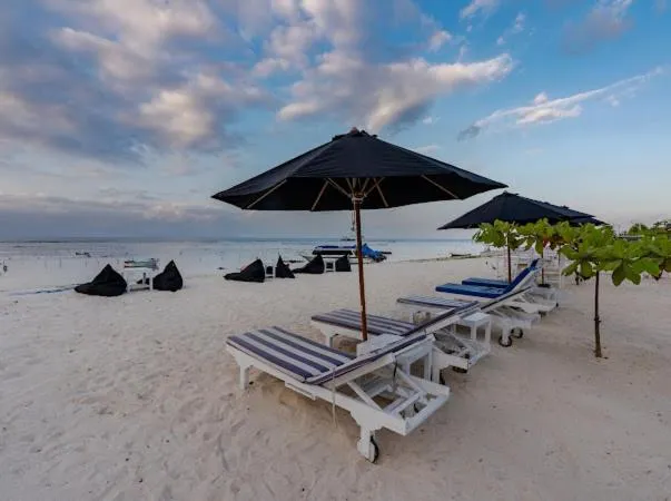 Day in Nusa Indah Onai Hotel