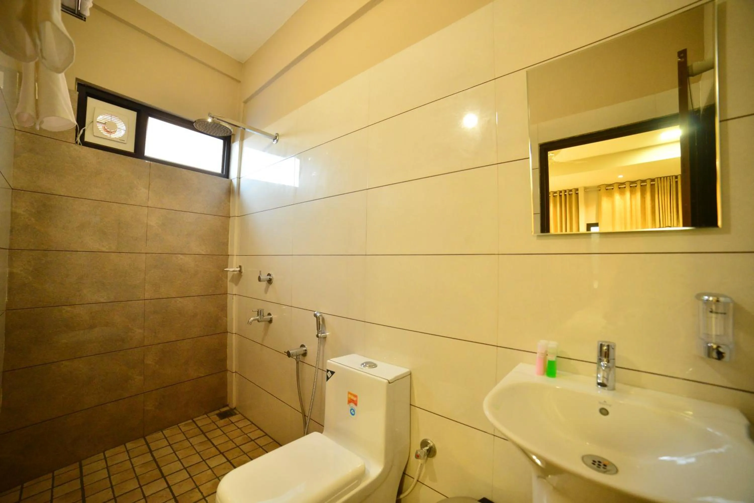 Bathroom in Hotel Priya