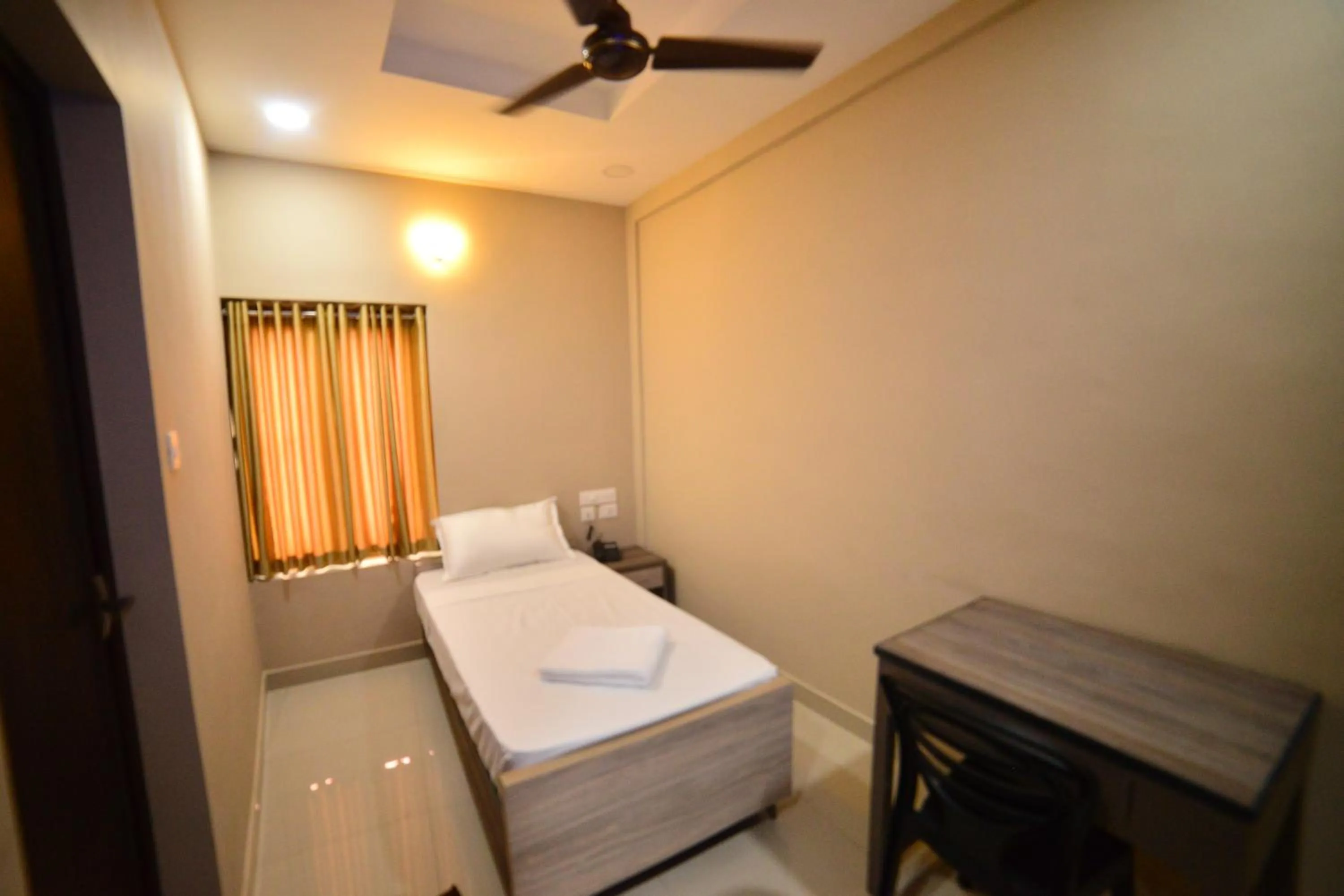 Bedroom, Bed in Hotel Priya