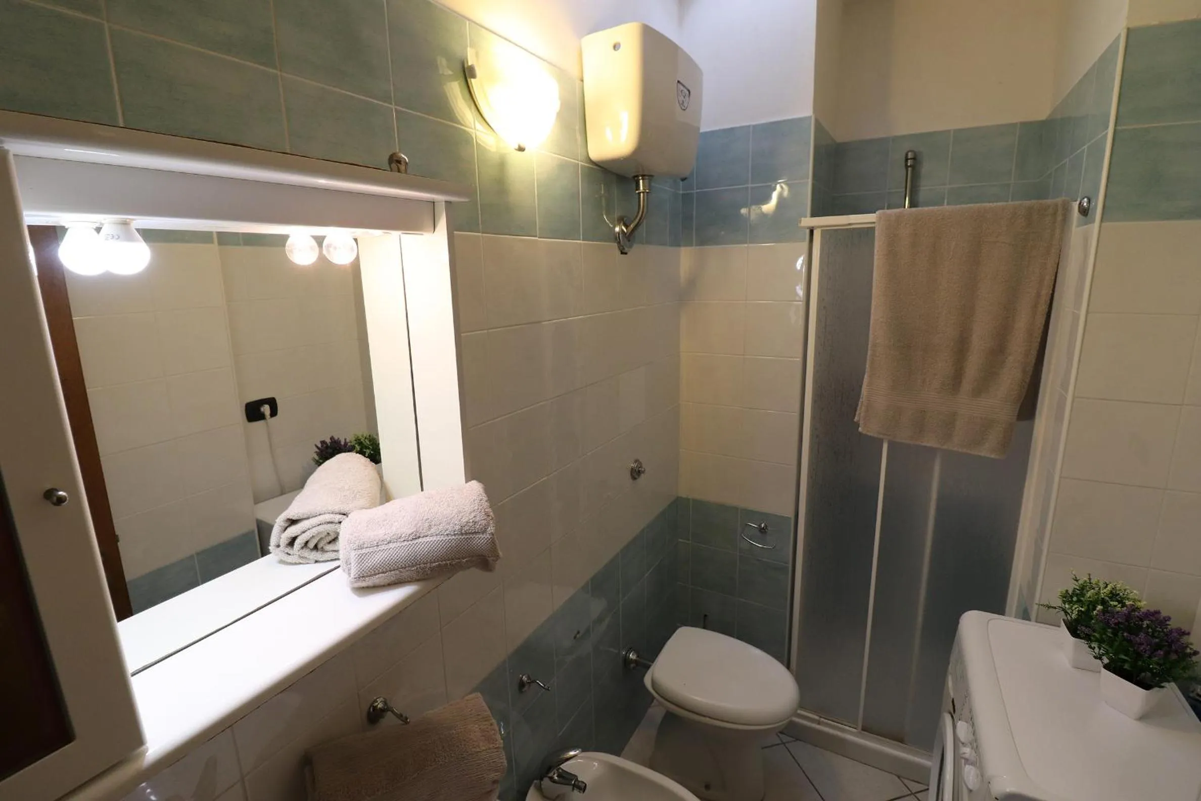 Toilet in Casa vacanze arianna Otranto centro, Salento 6 posti