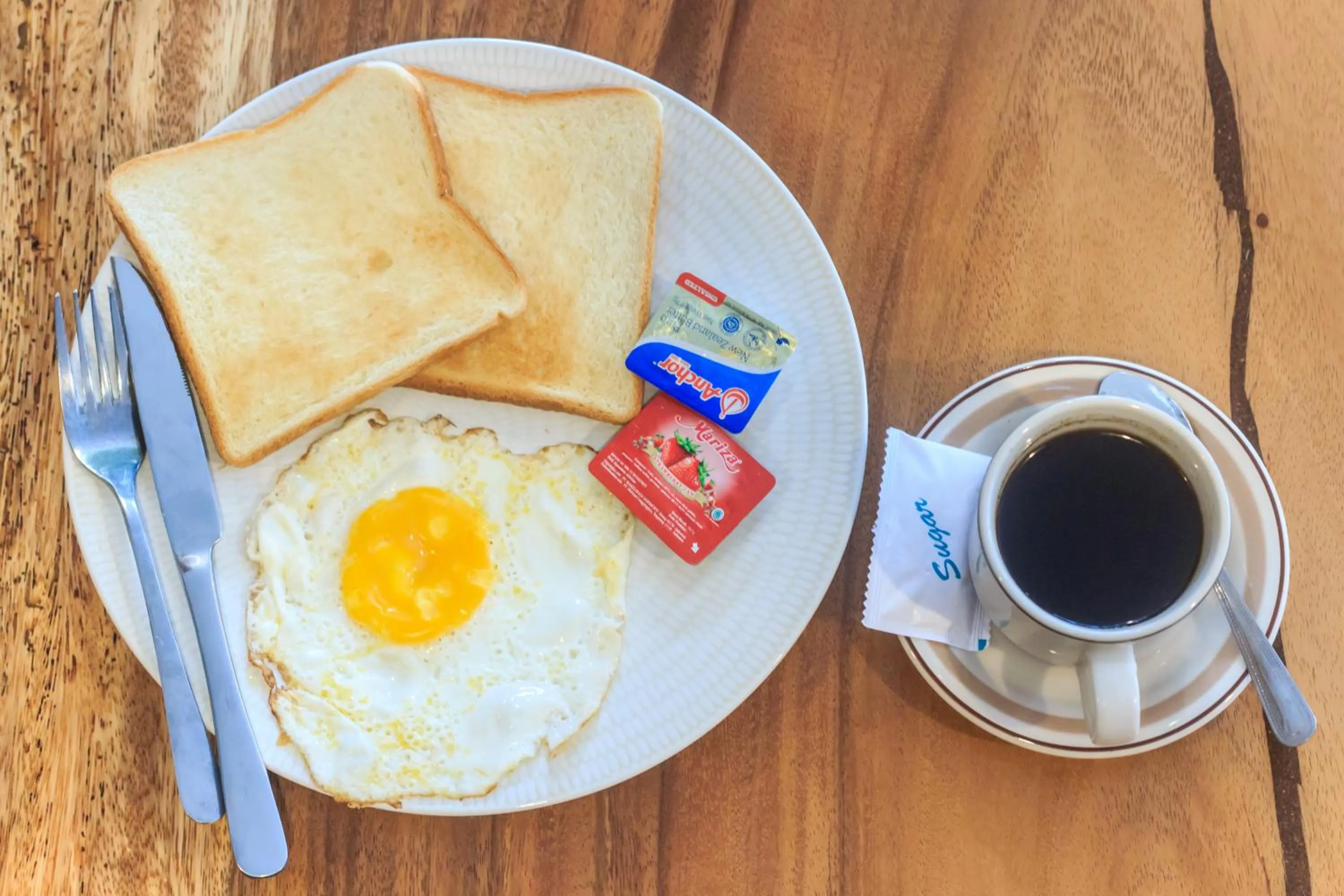 Breakfast in The jero 18 kuta guest house