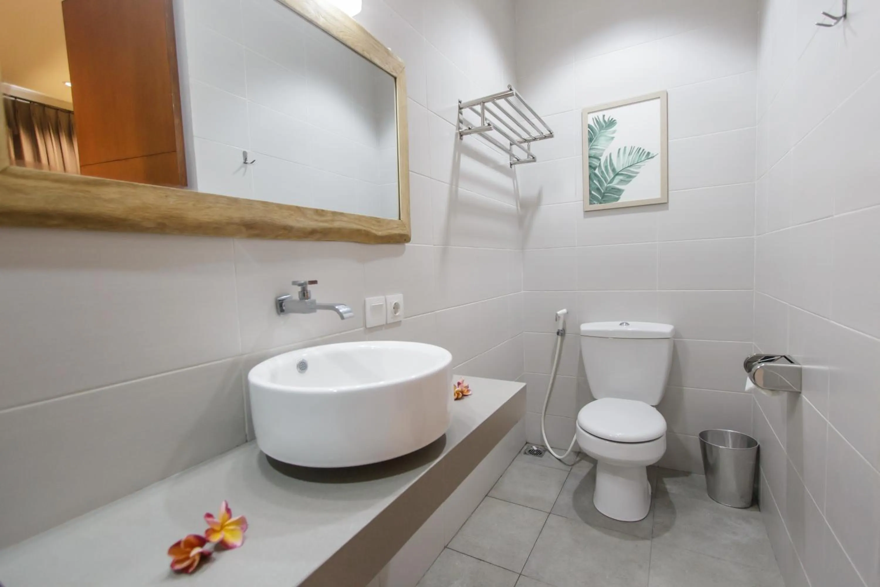 Bathroom in The jero 18 kuta guest house