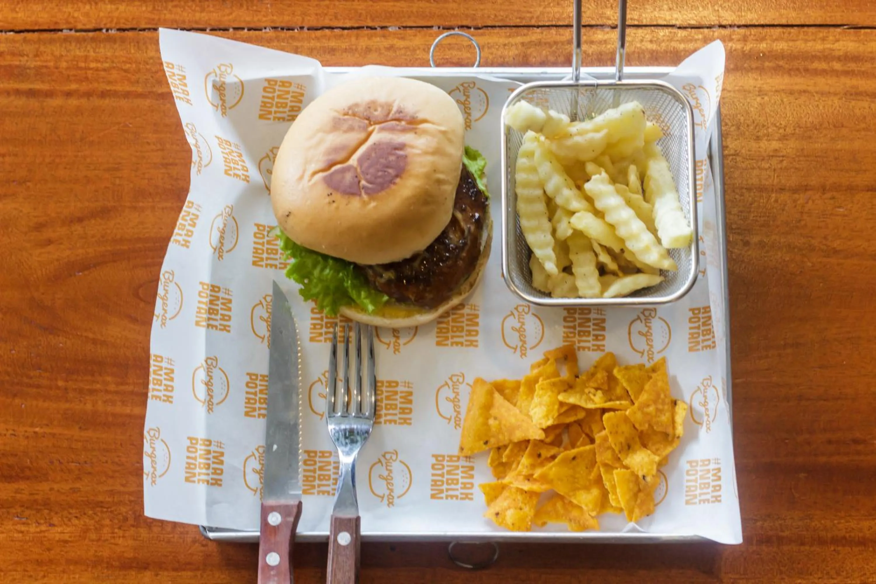 Food and drinks in The jero 18 kuta guest house