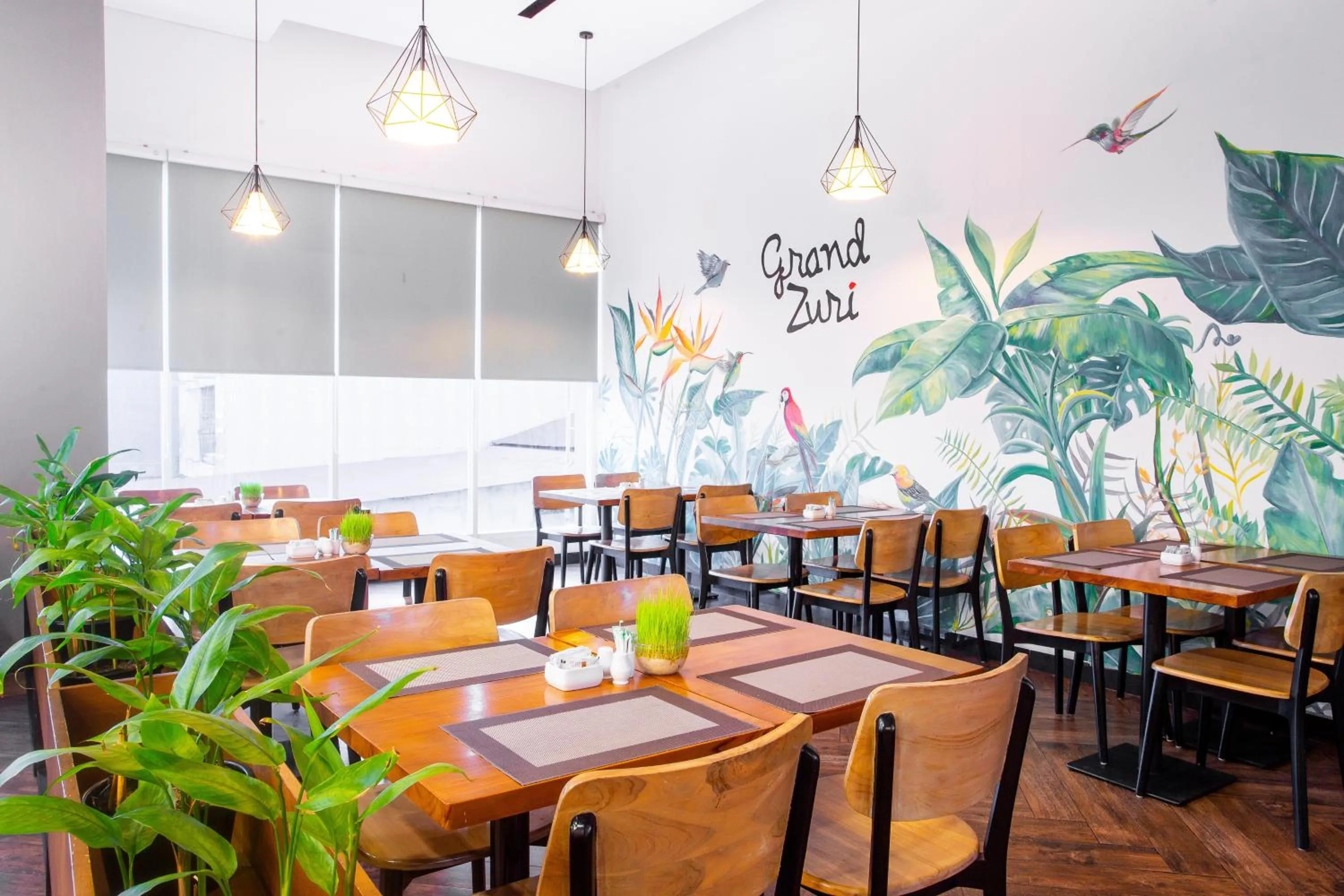 Restaurant/places to eat in Grand Zuri Ketapang