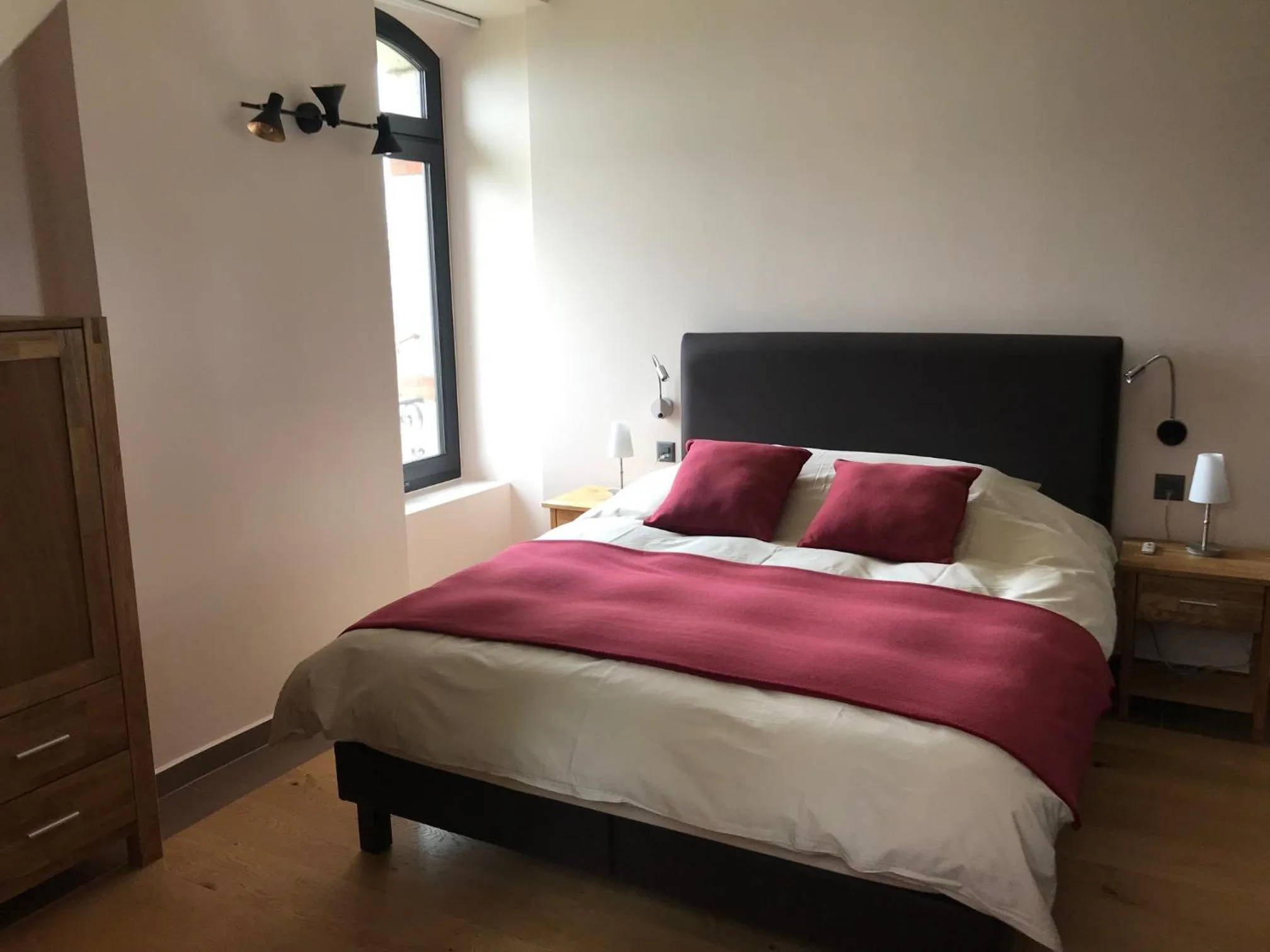 Photo of the whole room, Bed in Le Manoir de l'Oselière & Spa