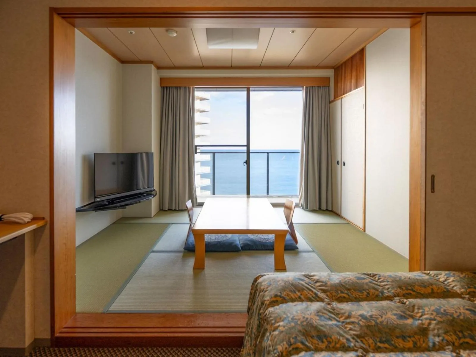 Bed in The Gran Resort Elegante Awajishima