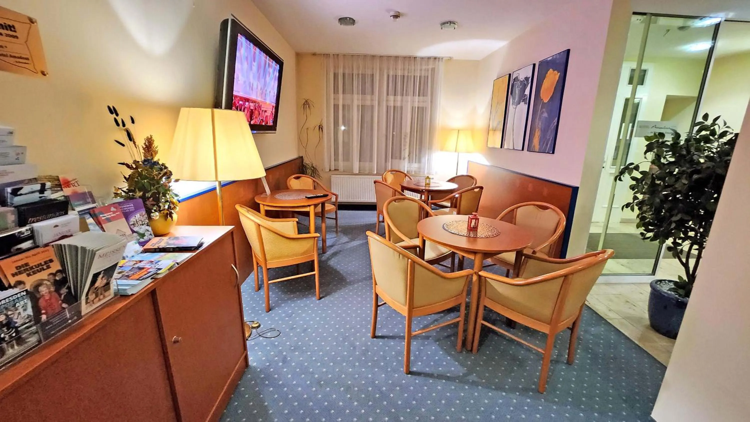 Lobby or reception in Hotel Amadeus Dresden Neustadt