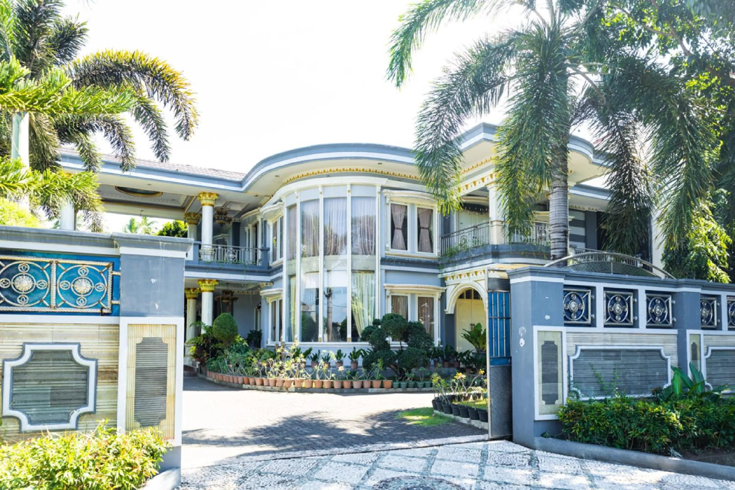 Property building in RedDoorz Premium @ Sea Residence Manado