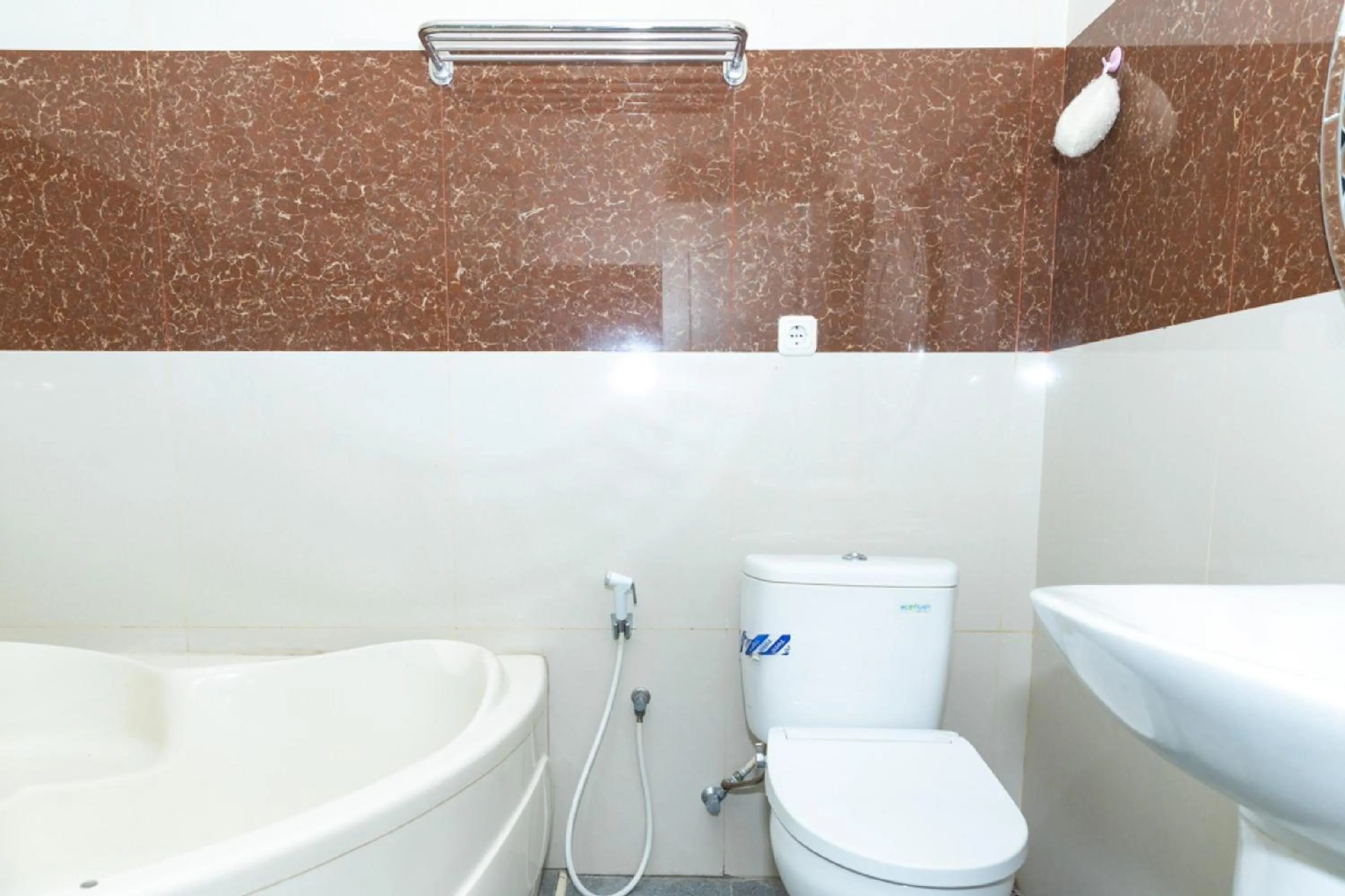 Bathroom in RedDoorz Premium @ Sea Residence Manado