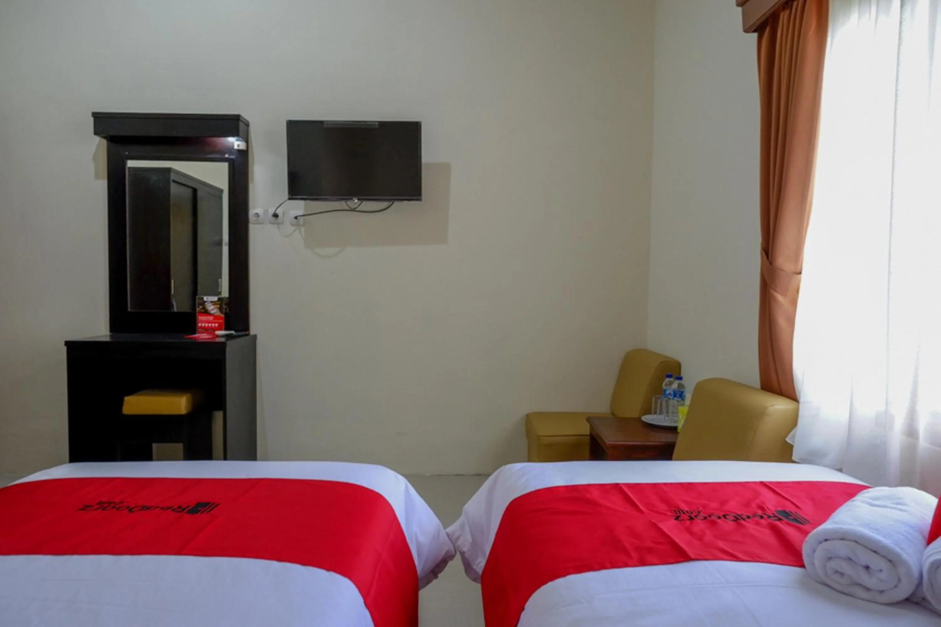 Bed in RedDoorz near Stadion 45 Karanganyar