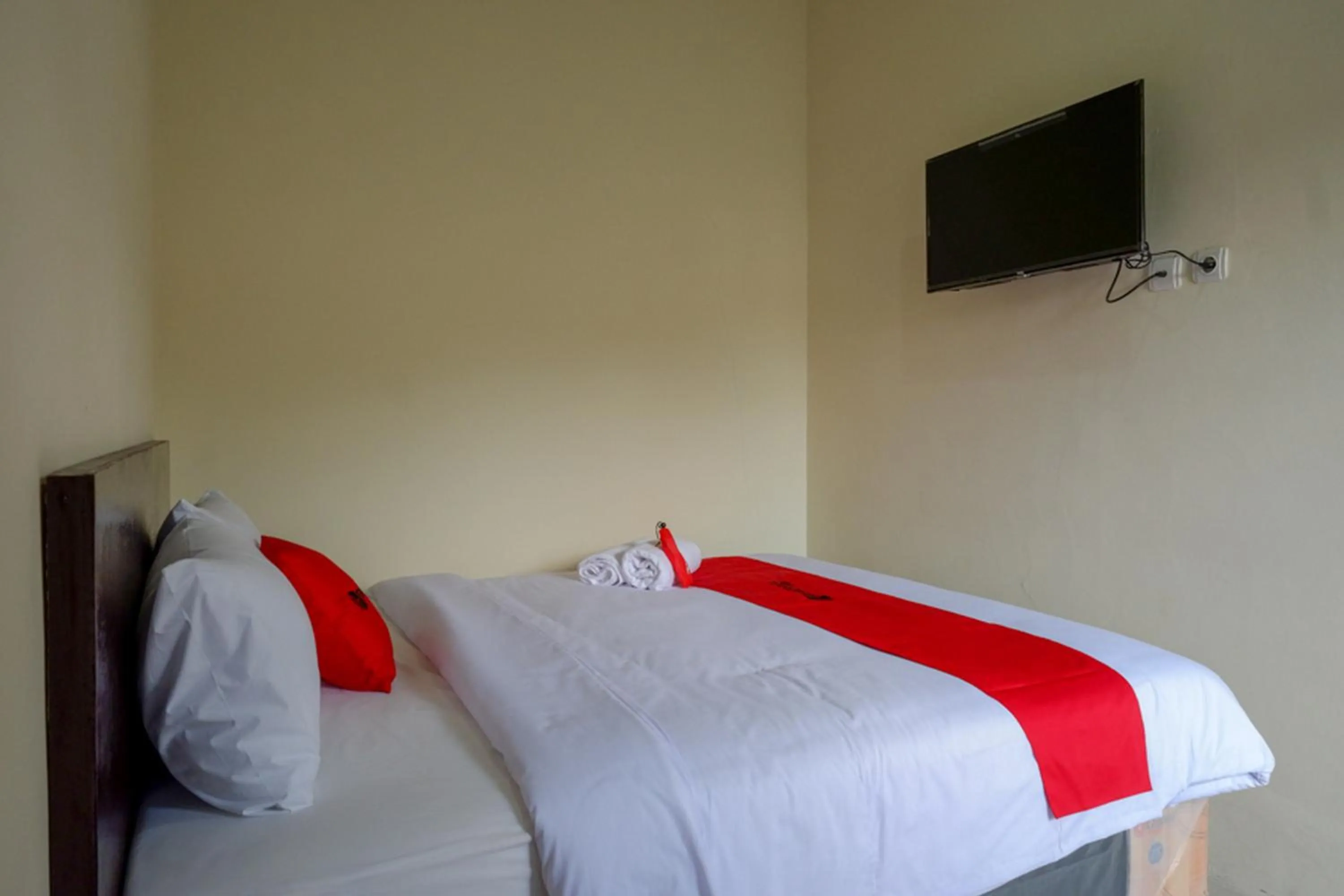 Bed in RedDoorz near Stadion 45 Karanganyar