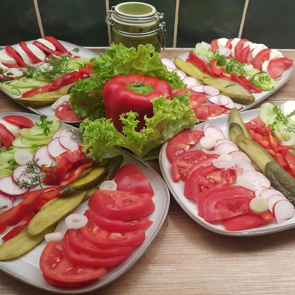 Pokoje Gościnne Art- Dworek