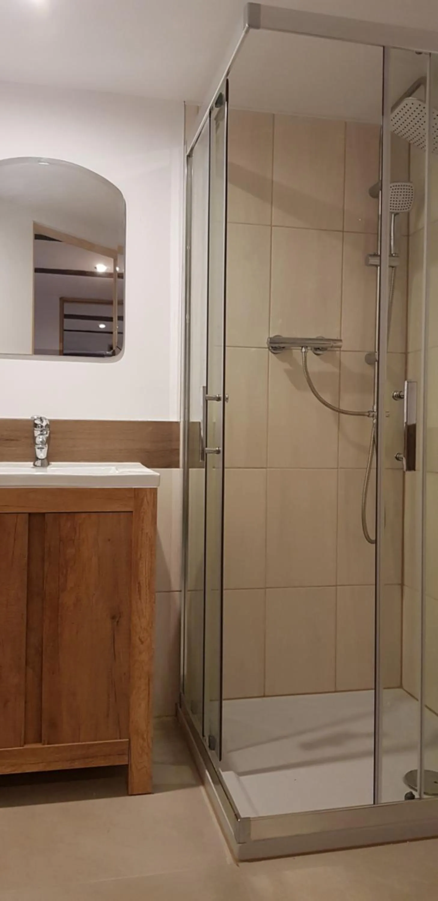 Pokoje Gościnne Art- Dworek