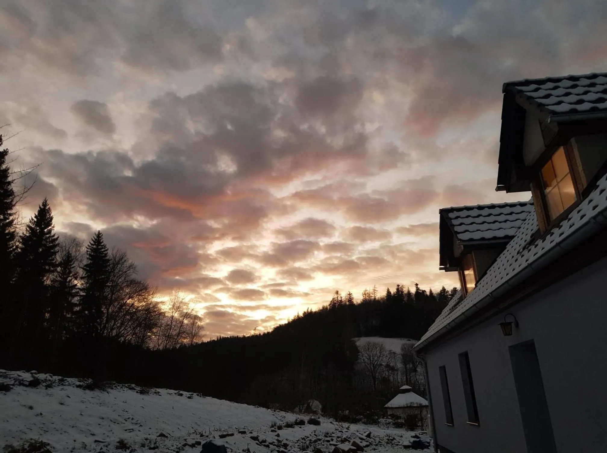 Pokoje Gościnne Art- Dworek